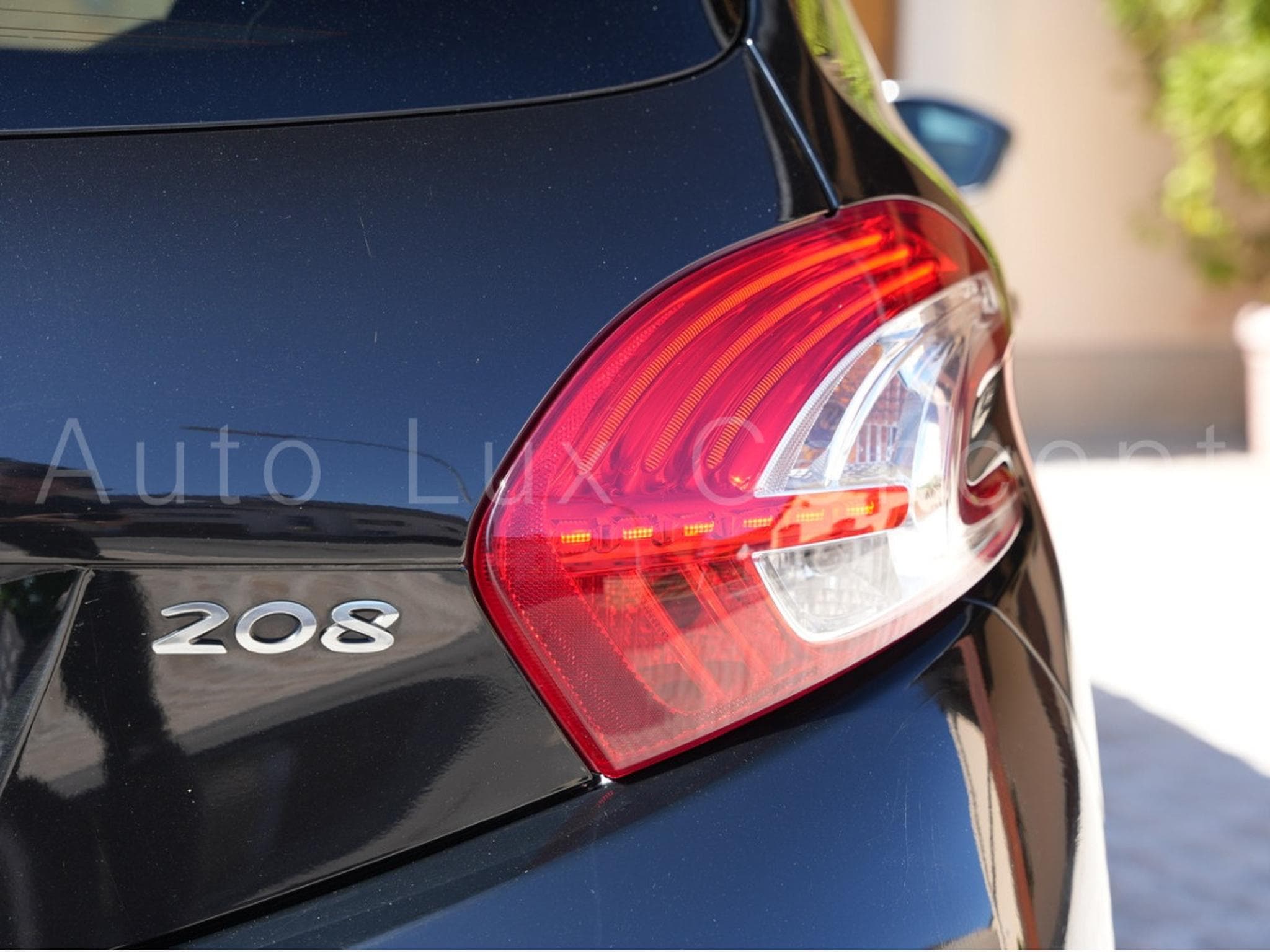 Peugeot 208 1.6 VTI 120 Féline 5 portes (2014) - Photo 28