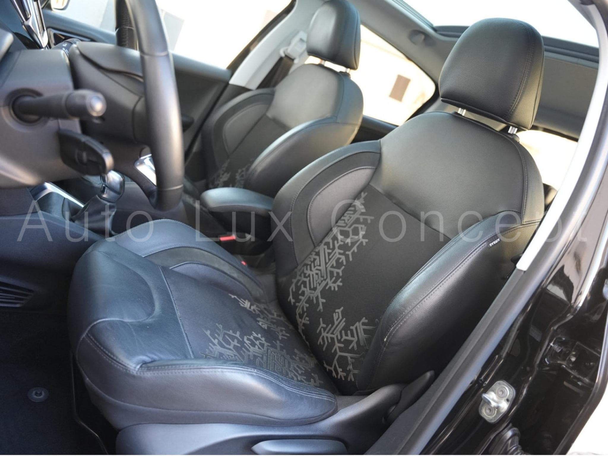 Peugeot 208 1.6 VTI 120 Féline 5 portes (2014) - Photo 7