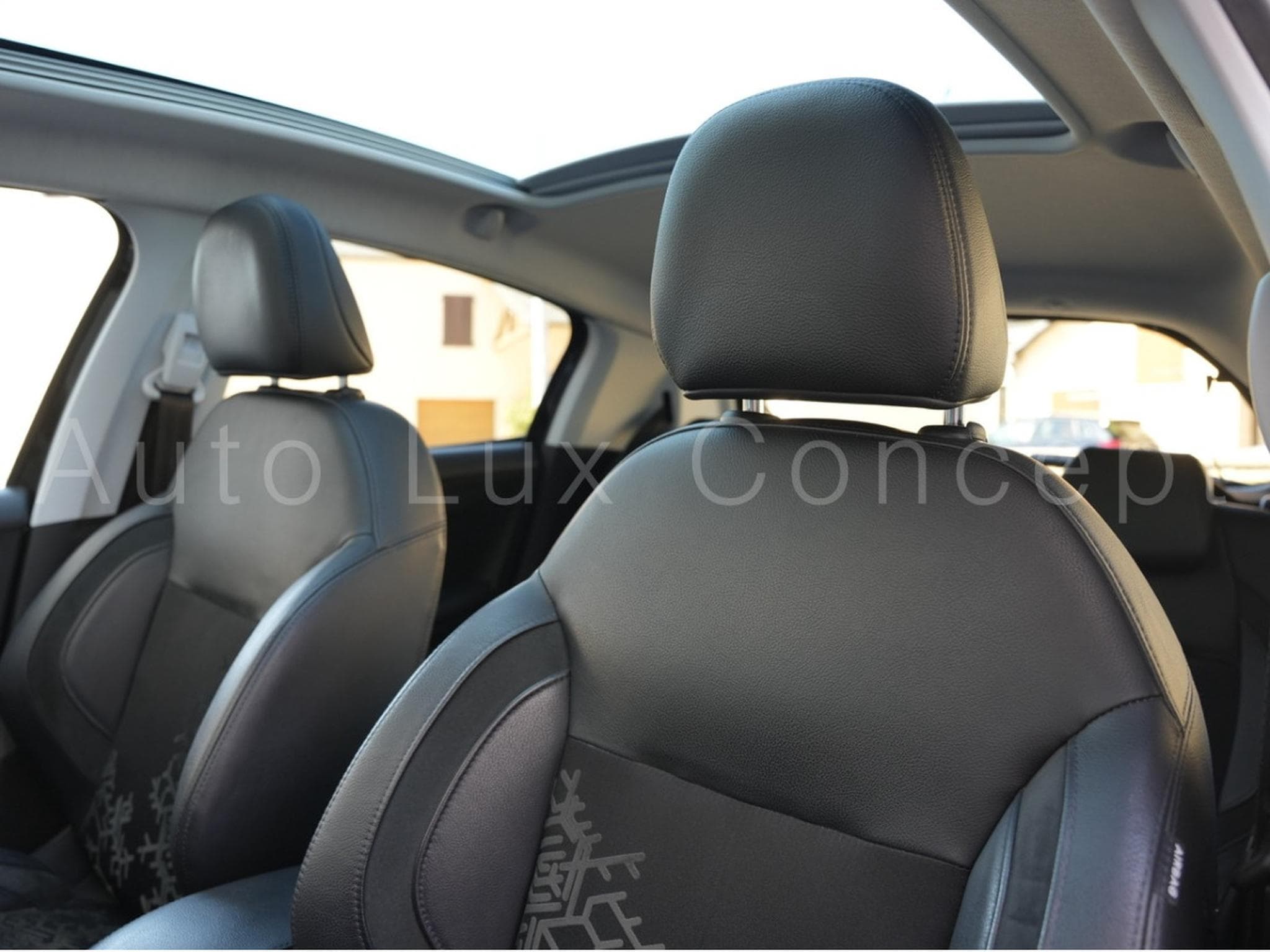 Peugeot 208 1.6 VTI 120 Féline 5 portes (2014) - Photo 8