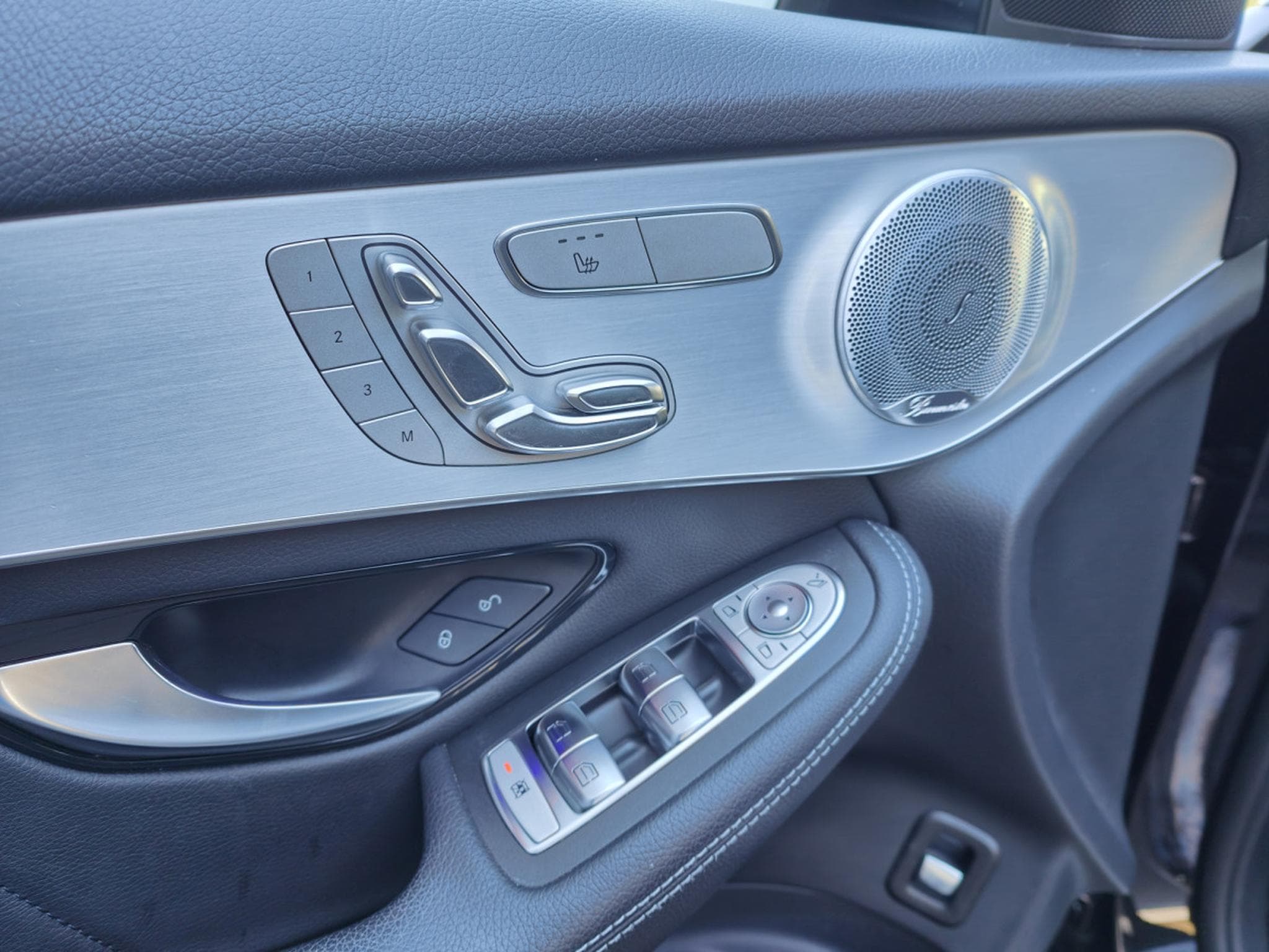 Mercedes GLC 200 4MATIC PACK AMG ECLAIRAGE AMBIANCE CARPLAY CAMERA 360 (2020) - Foto 14