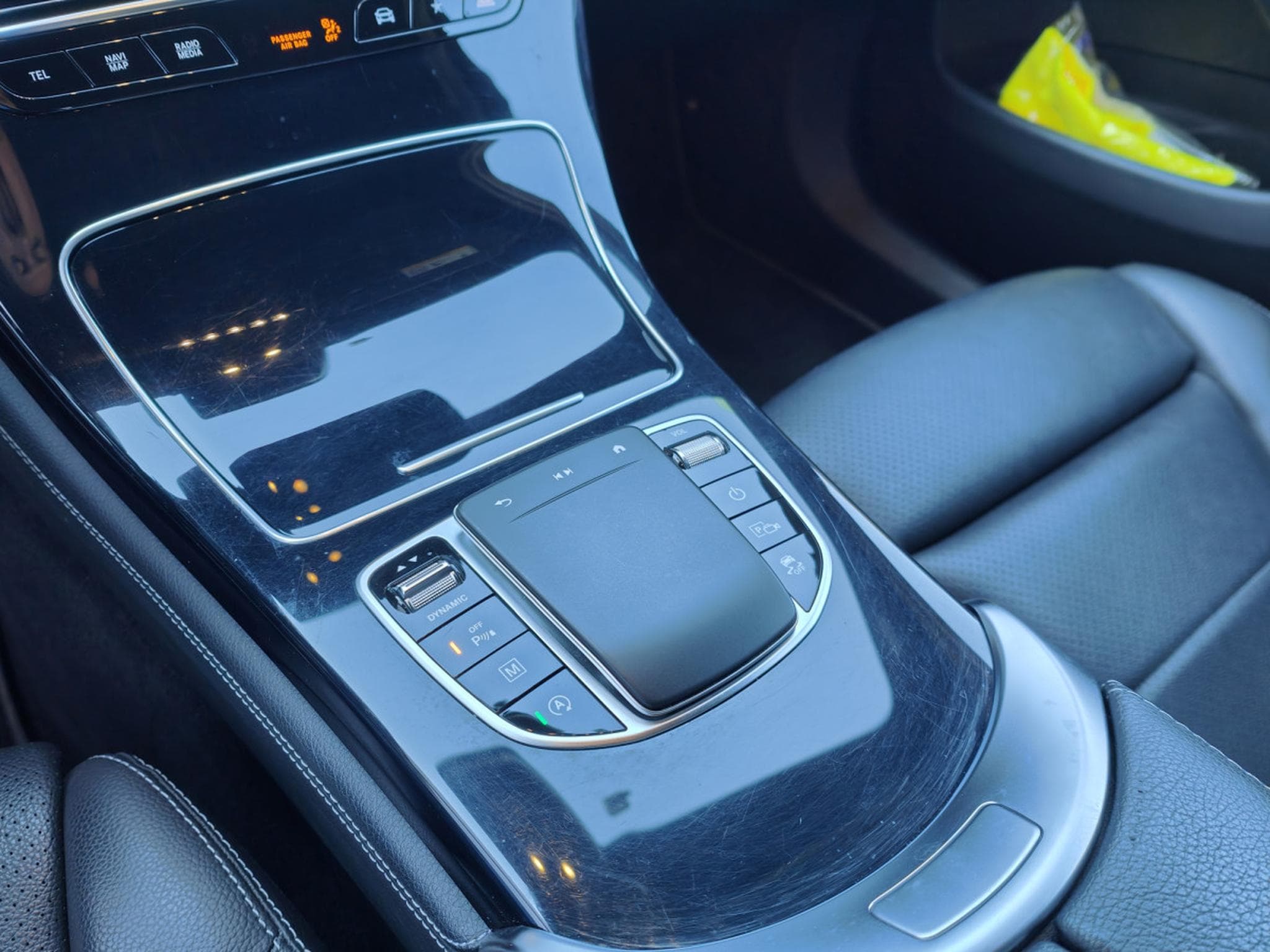 Mercedes GLC 200 4MATIC PACK AMG ECLAIRAGE AMBIANCE CARPLAY CAMERA 360 (2020) - Foto 15