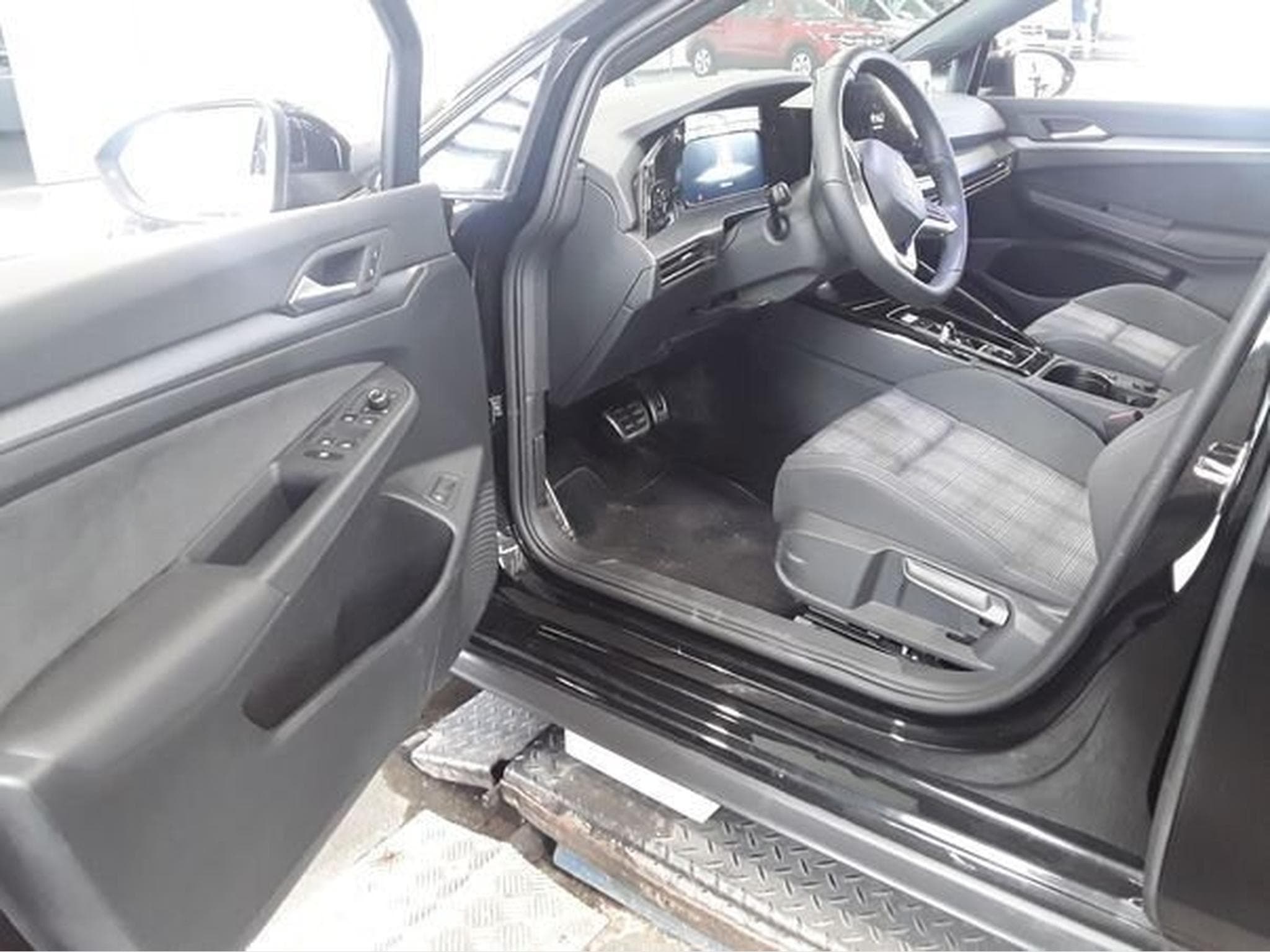VW Golf GTE 1.4 HYBRIDE RECHARGEABLE 272 CV (2025) - Foto 6