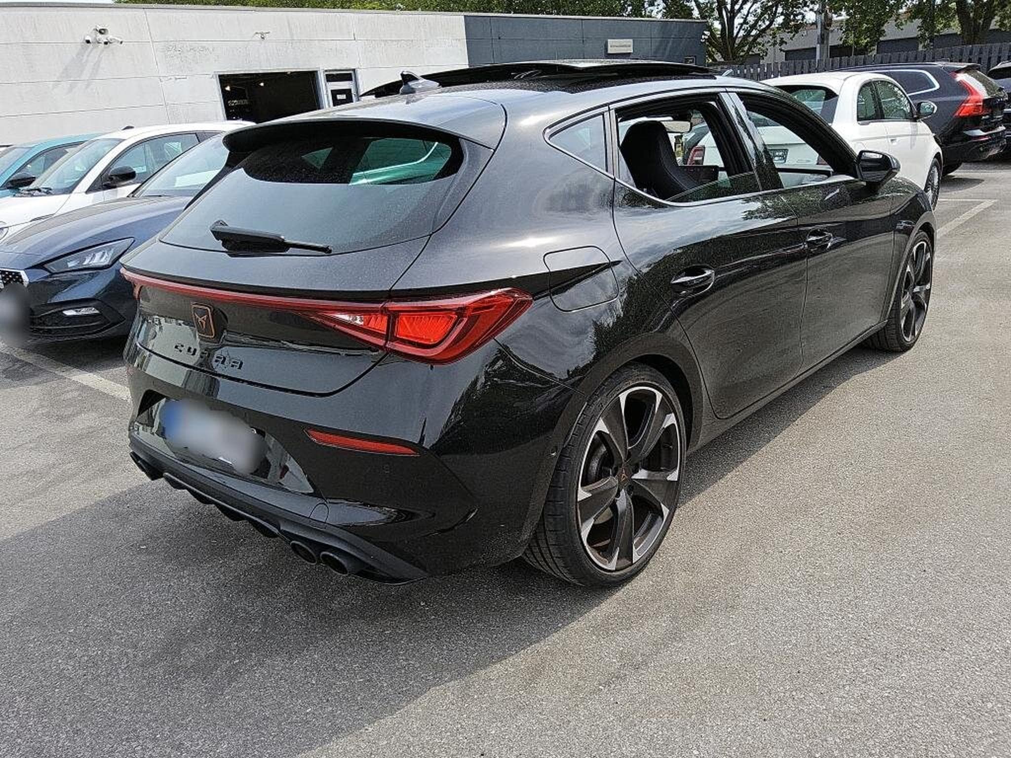 Cupra Leon 2.0 DSG7 300cv (2024) - Foto 4