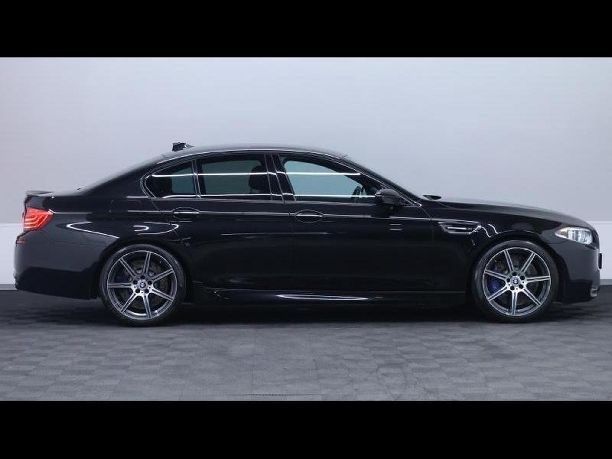 BMW M5 4.4 V8 575 DKG  Competition Pack (2013) - Photo 4