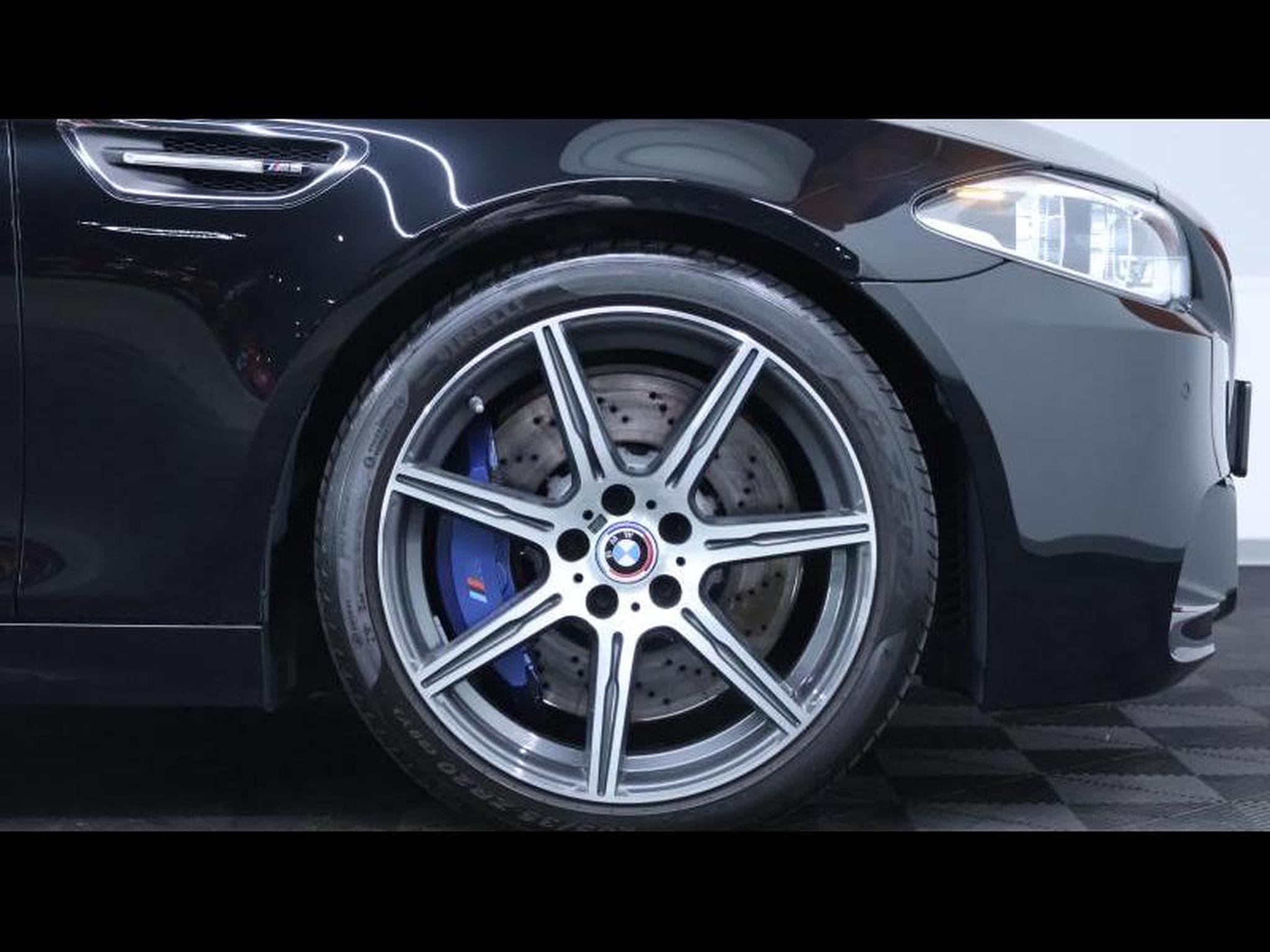 BMW M5 4.4 V8 575 DKG  Competition Pack (2013) - Photo 5