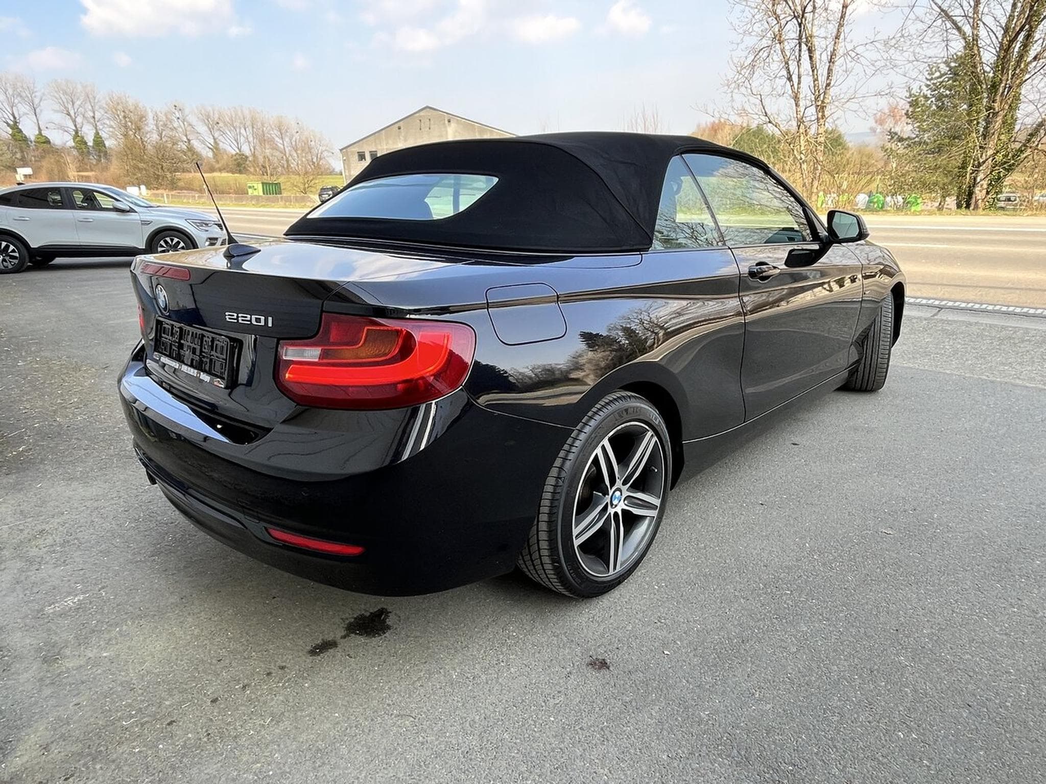 BMW 220 i Cabriolet - pack sport - full cuir chauffant - camera - Xe (2015) - Photo 9