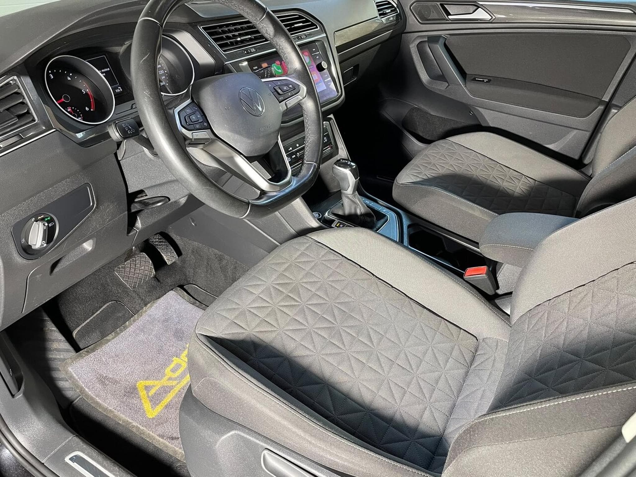 VW Tiguan 2.0 TDI 150 DSG7 LIFE CARPLAY (2022) - Photo 11