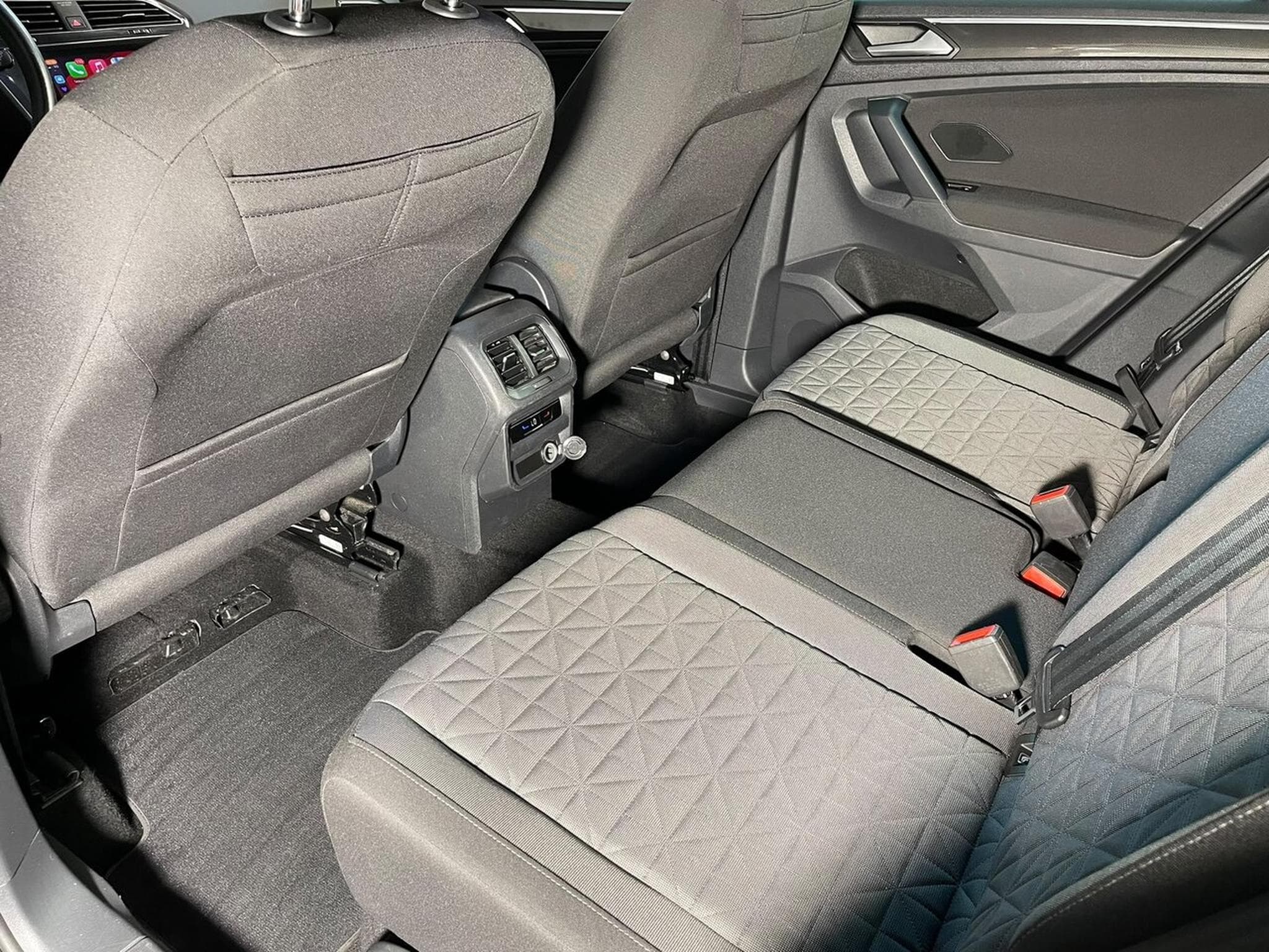 VW Tiguan 2.0 TDI 150 DSG7 LIFE CARPLAY (2022) - Photo 13