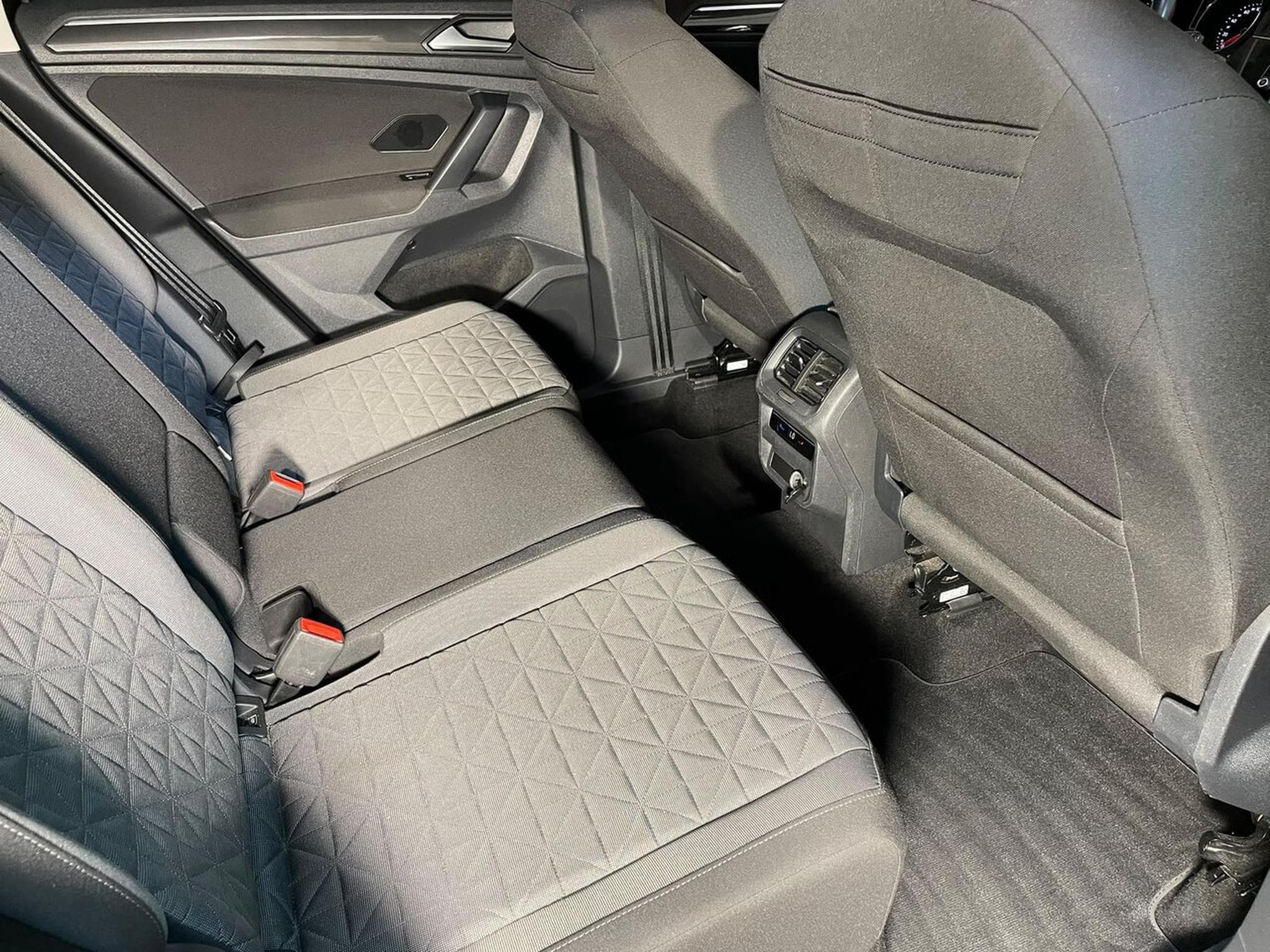 VW Tiguan 2.0 TDI 150 DSG7 LIFE CARPLAY (2022) - Photo 14