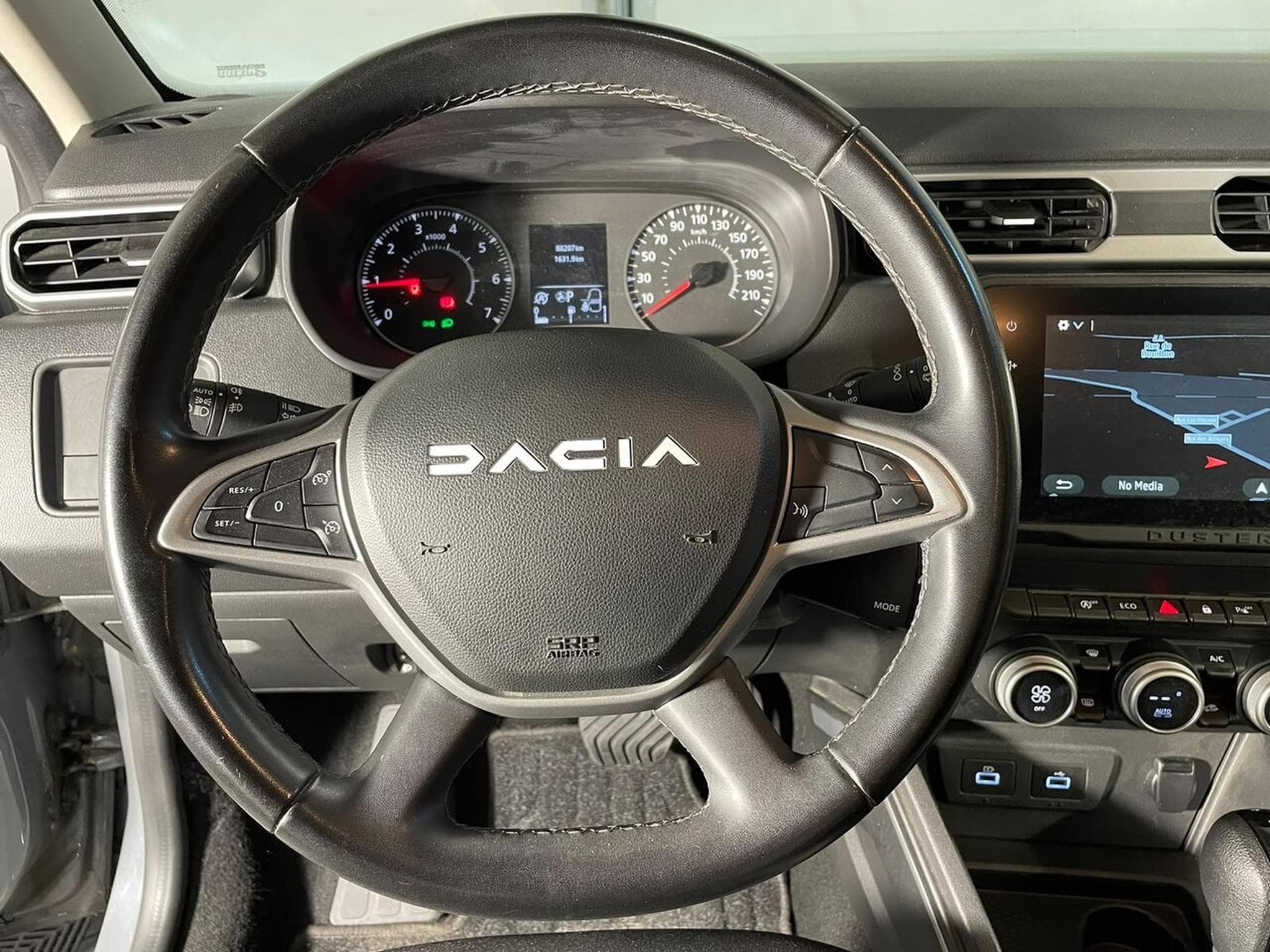 Dacia Duster 1.3 TCE 150 CV AUTO PRESTIGE GPS CARPLAY (2023) - Photo 7