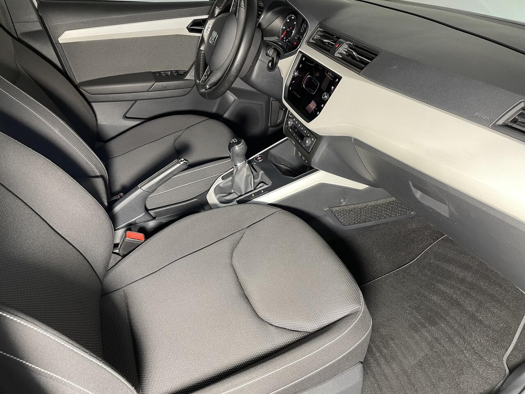 Seat Arona 1.6 TDI 95 CV MOVE XCELLENCE GPS (2018) - Photo 13