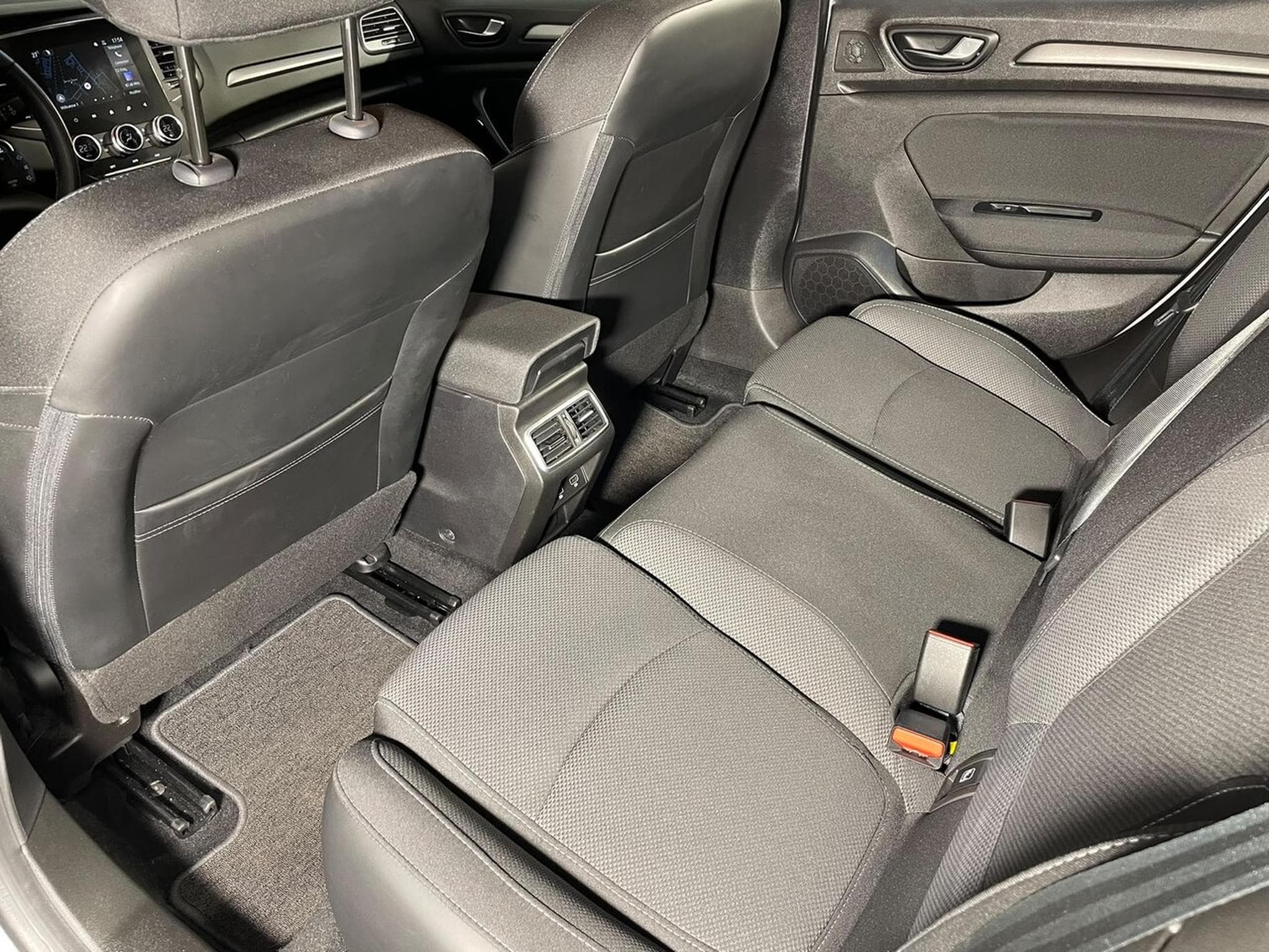 Renault Megane IV 1.3 TCE 140 INTENS CARPLAY (2022) - Photo 10