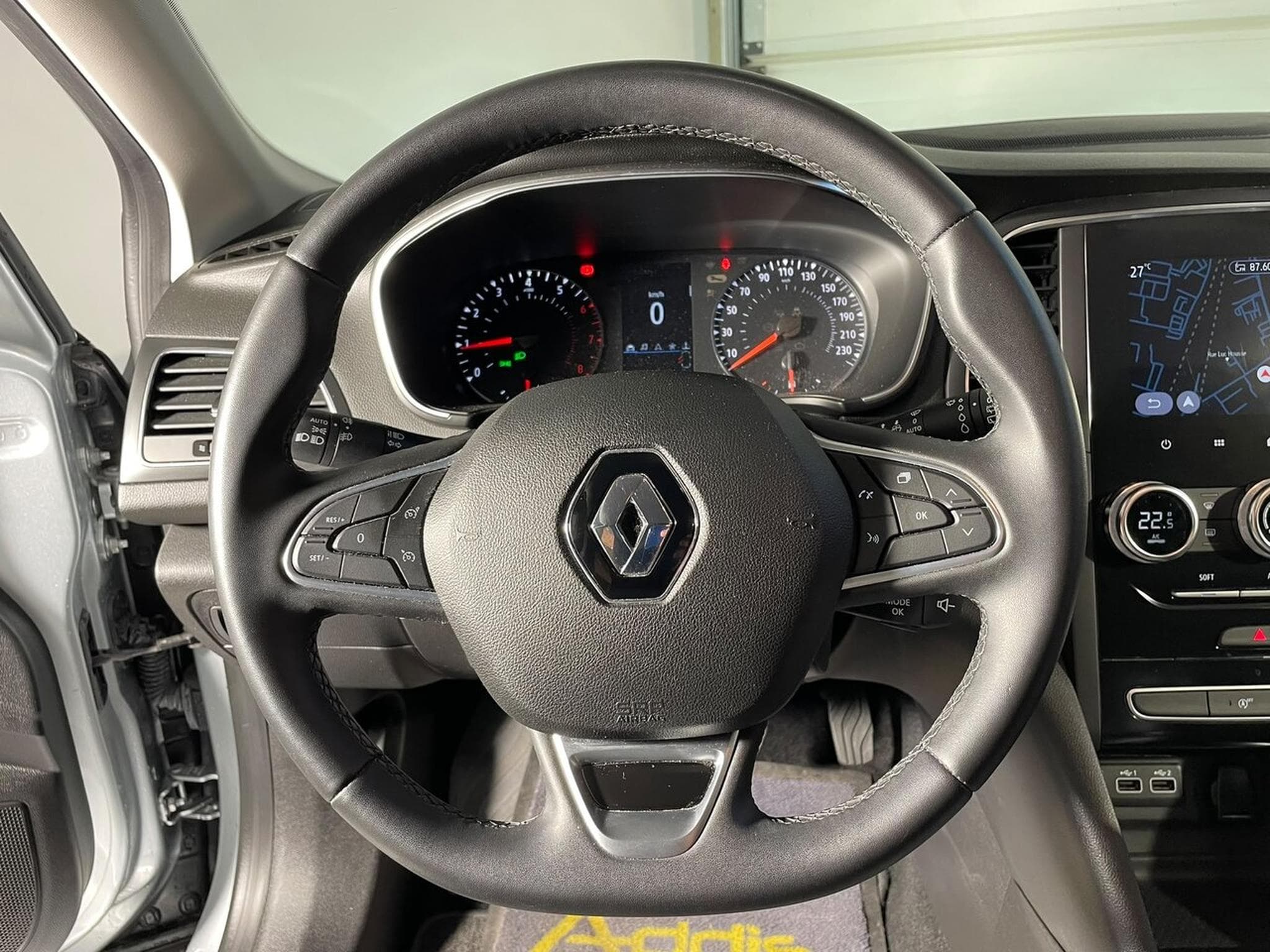 Renault Megane IV 1.3 TCE 140 INTENS CARPLAY (2022) - Photo 7
