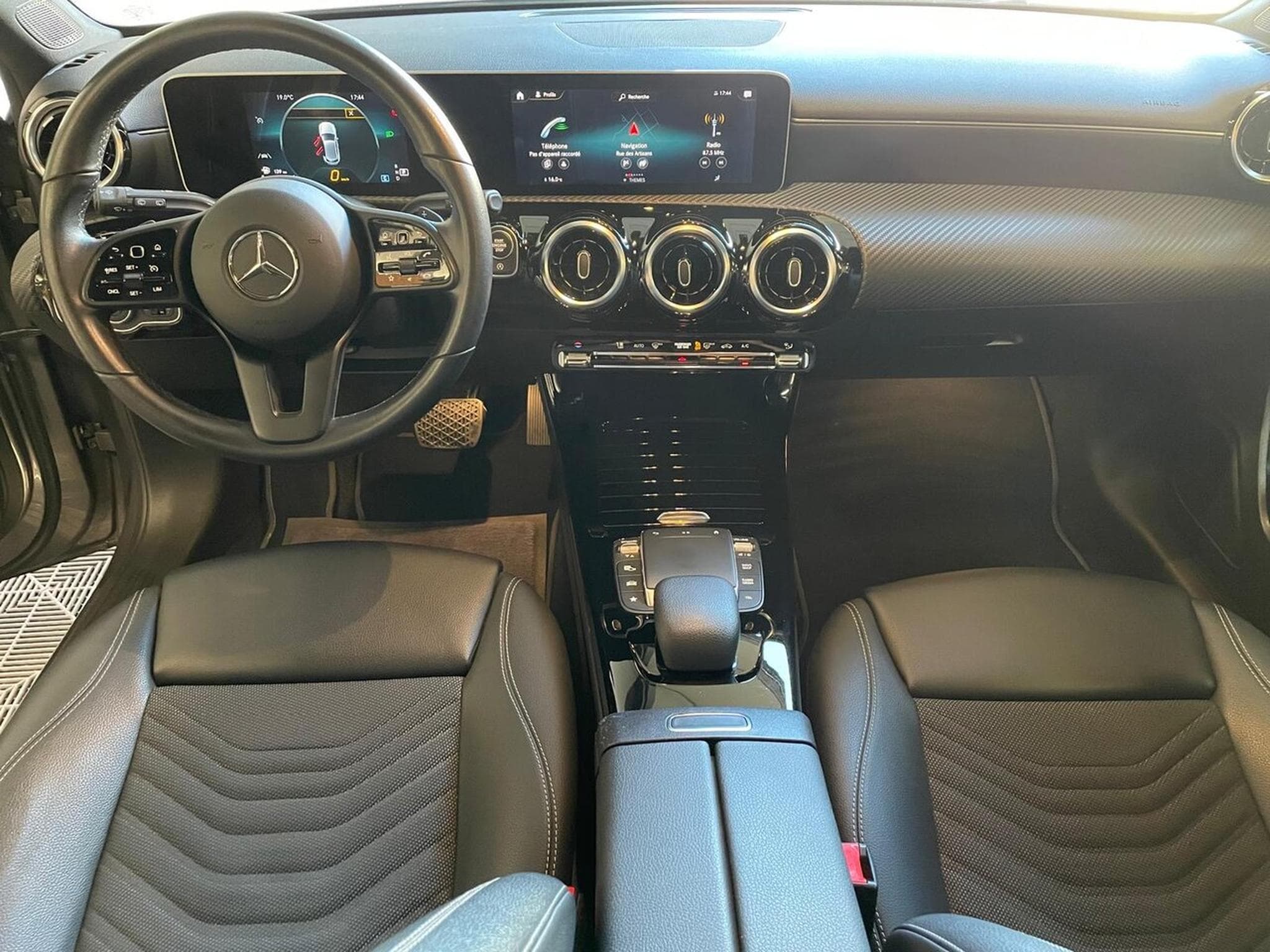 Mercedes A 180 116 7G-DCT PROGRESSIVE LINE GPS (2020) - Photo 3