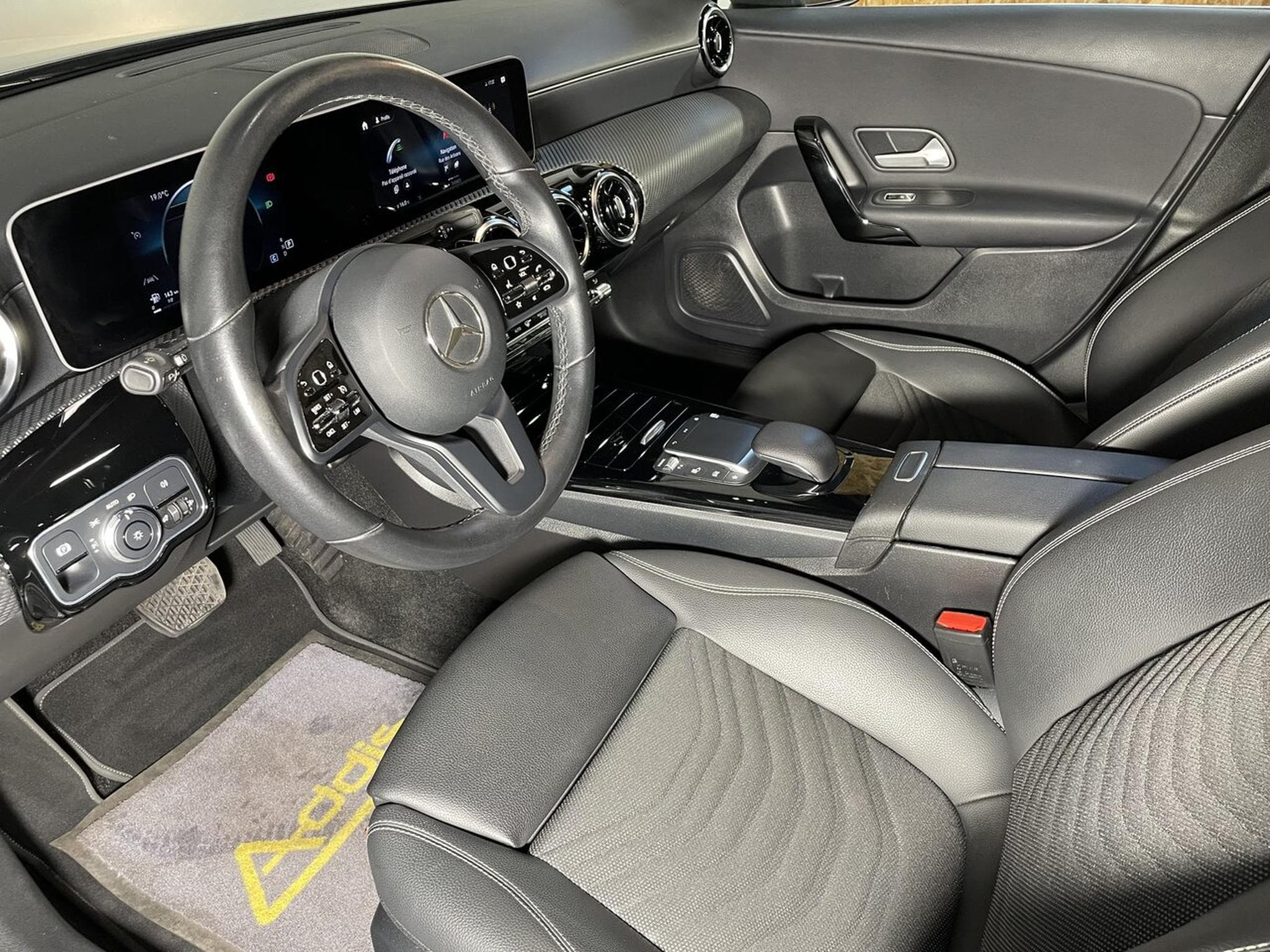 Mercedes A 180 116 7G-DCT PROGRESSIVE LINE GPS (2020) - Photo 9