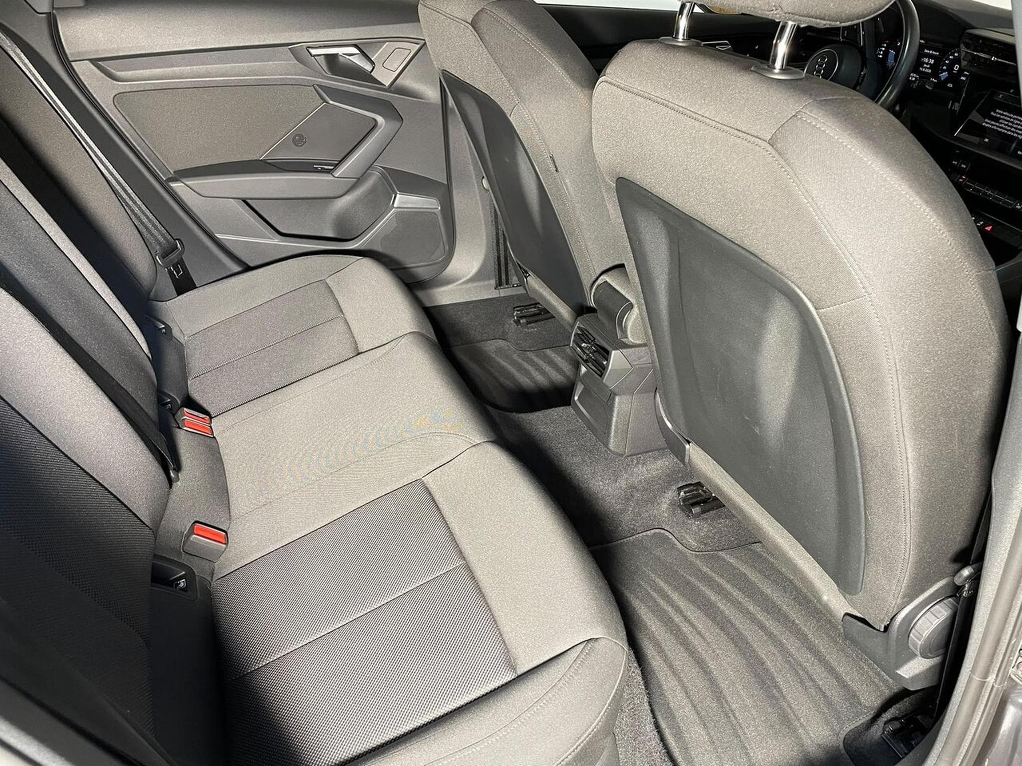 Audi A3 SPORTBACK 35 TDI 150 S-TRONIC BUSINESS CARPLAY (2021) - Photo 11