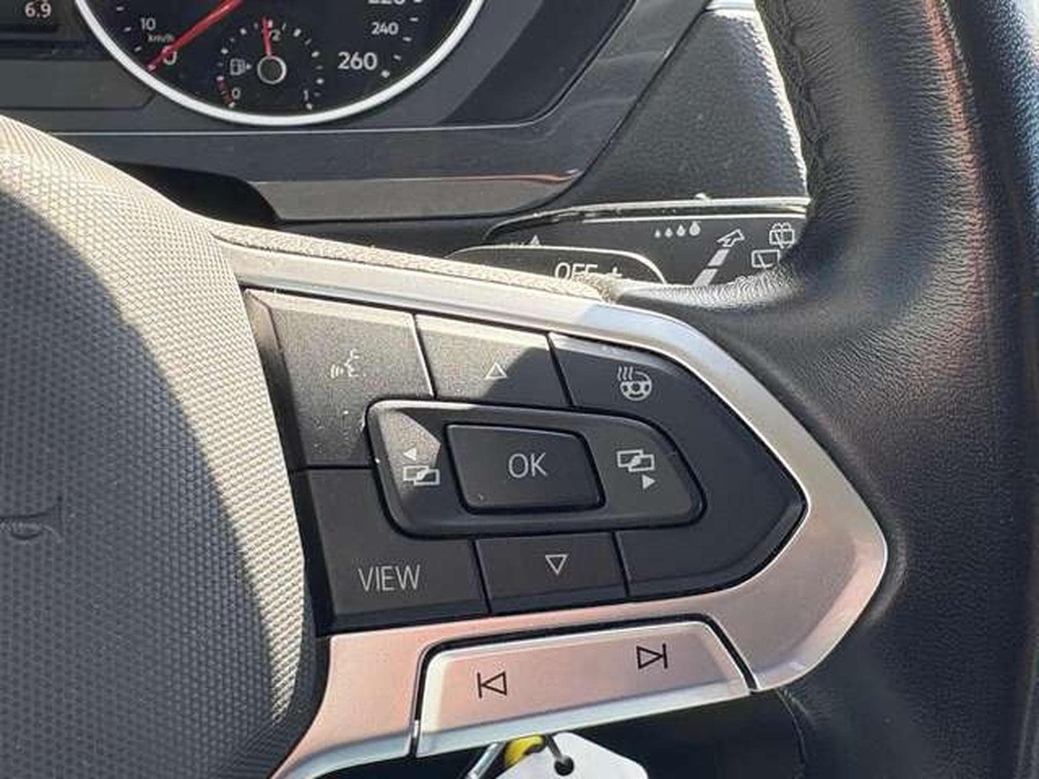 VW Tiguan Tiguan 2.0 TDI SCR DSG (2022) - Photo 10