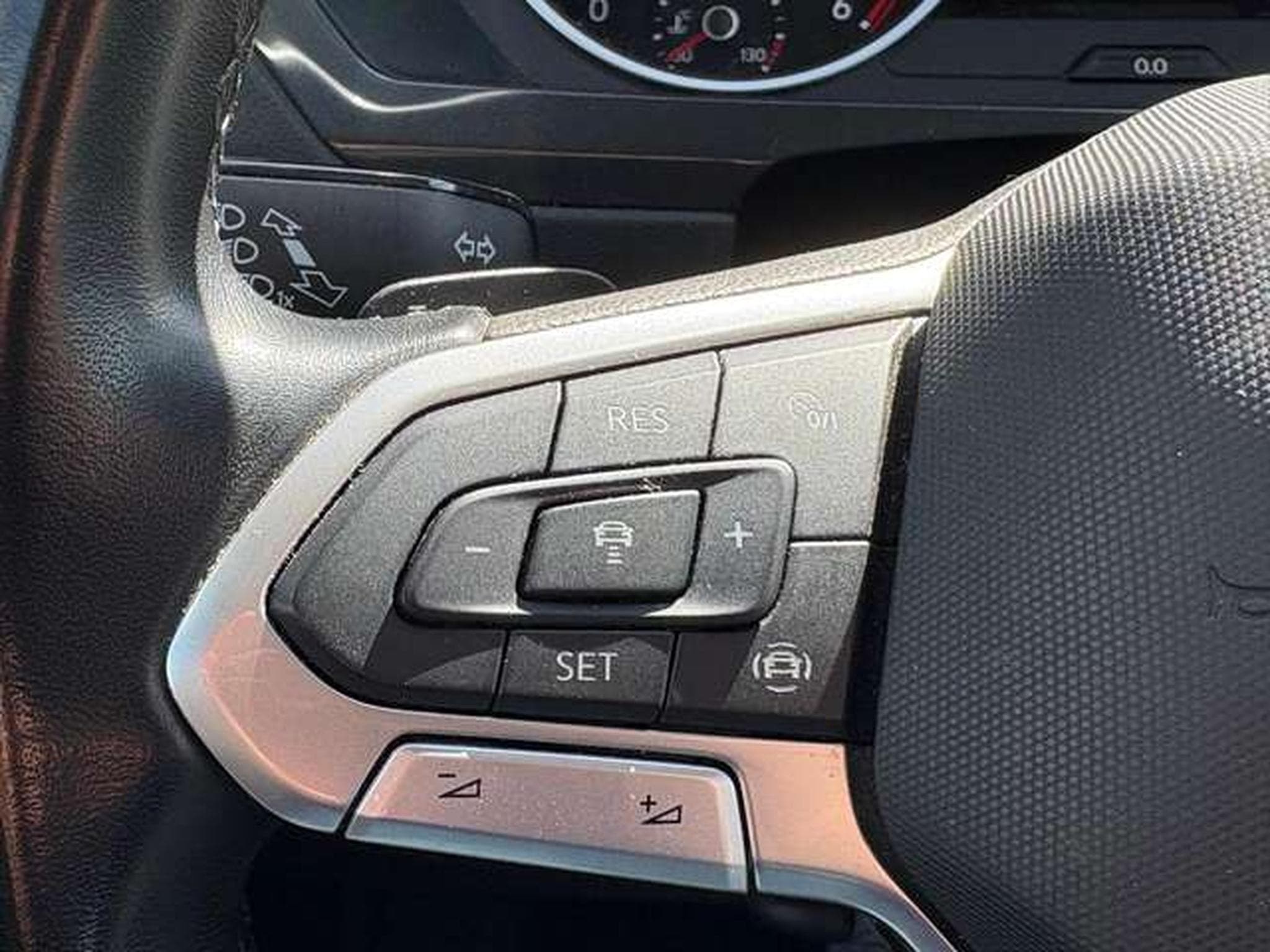 VW Tiguan Tiguan 2.0 TDI SCR DSG (2022) - Photo 11