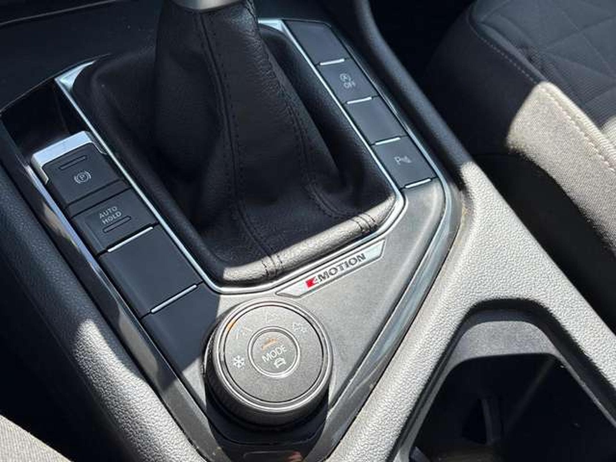 VW Tiguan Tiguan 2.0 TDI SCR DSG (2022) - Photo 13