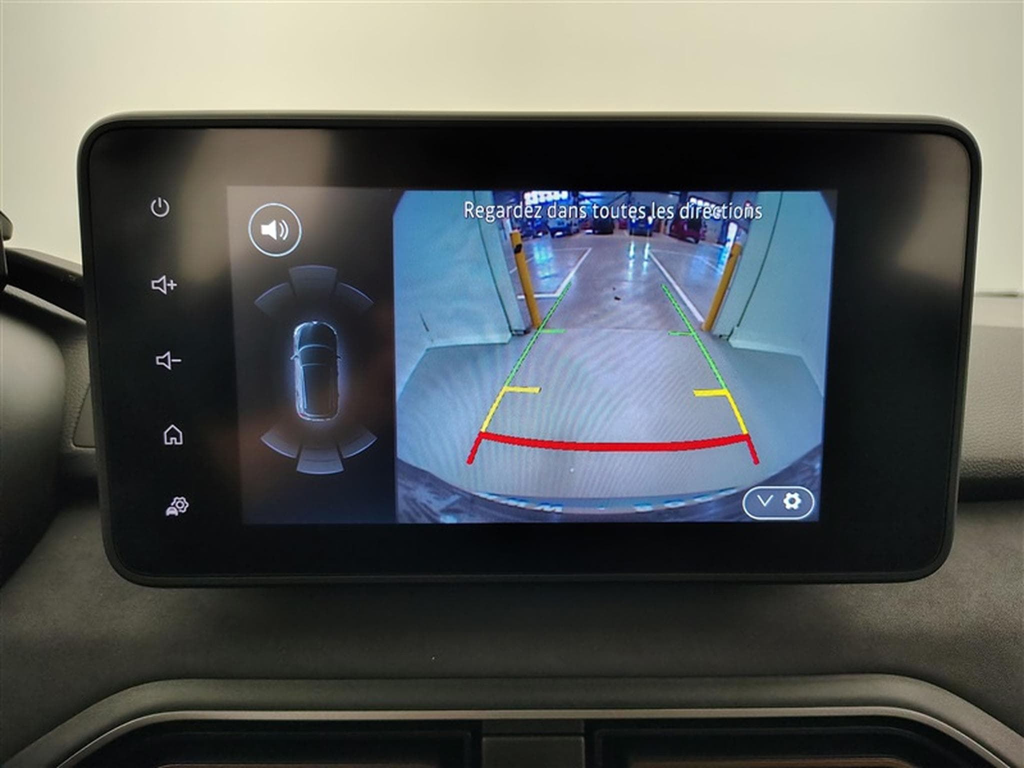 Dacia Jogger Hybrid 1.6 Extreme 7PL / NAVI / CARPLAY / CAMERA (2025) - Photo 18