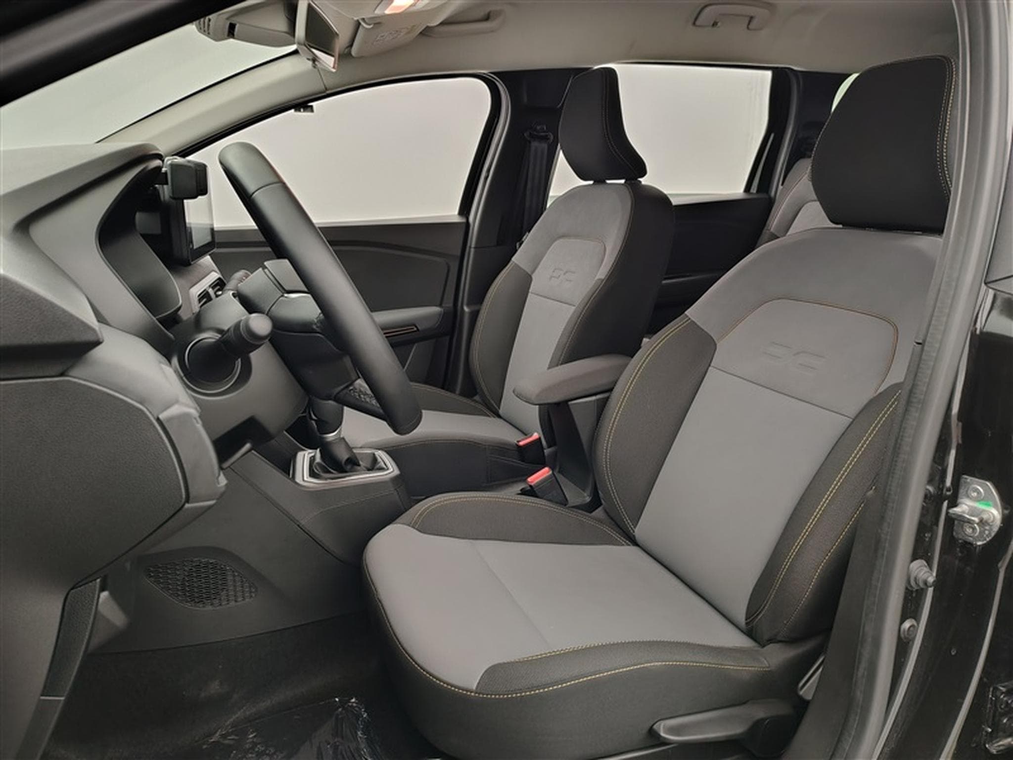 Dacia Jogger Hybrid 1.6 Extreme 7PL / NAVI / CARPLAY / CAMERA (2025) - Photo 7