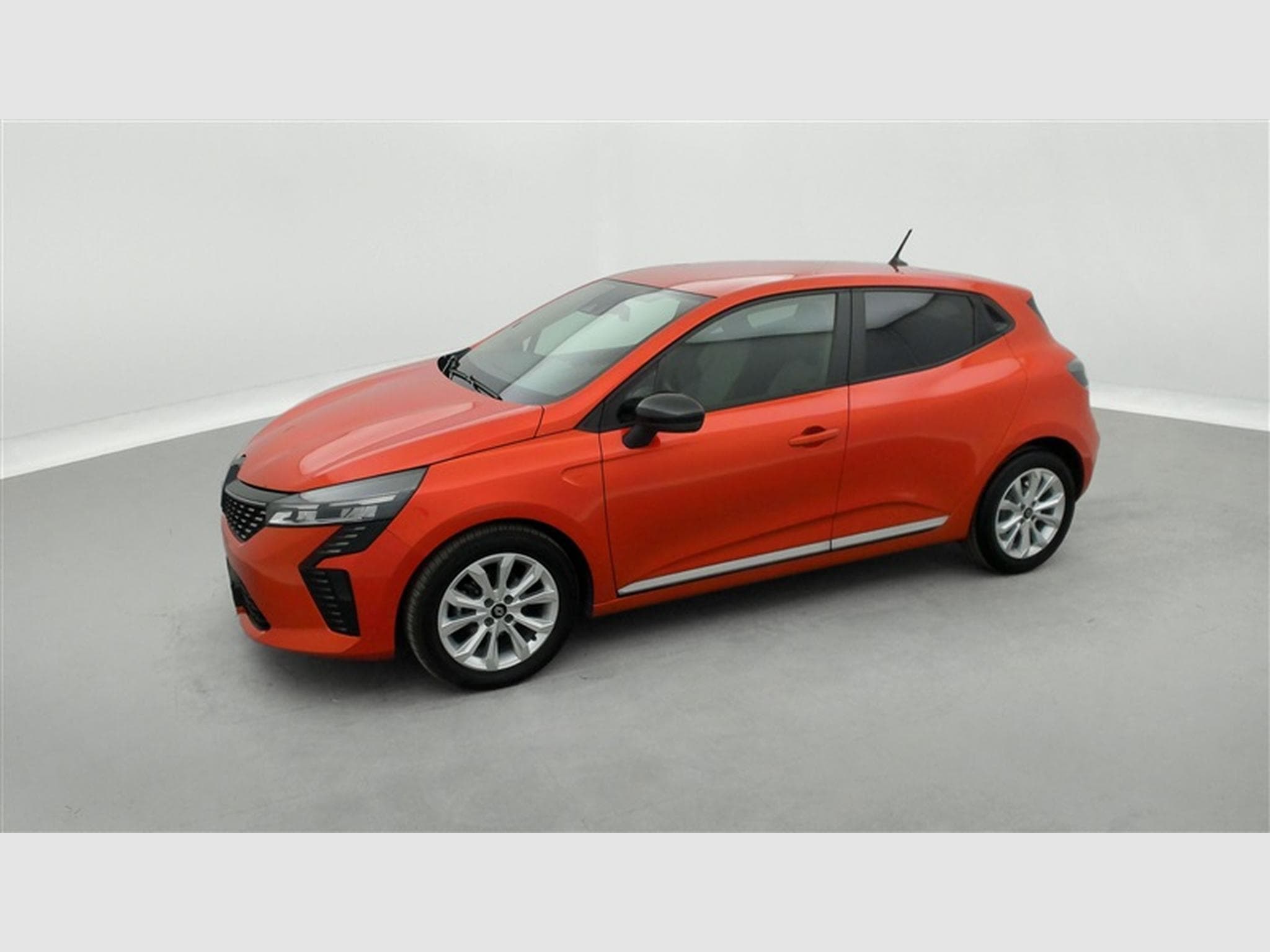 Renault Clio 1.0 TCe Evolution (2024) - Photo 21
