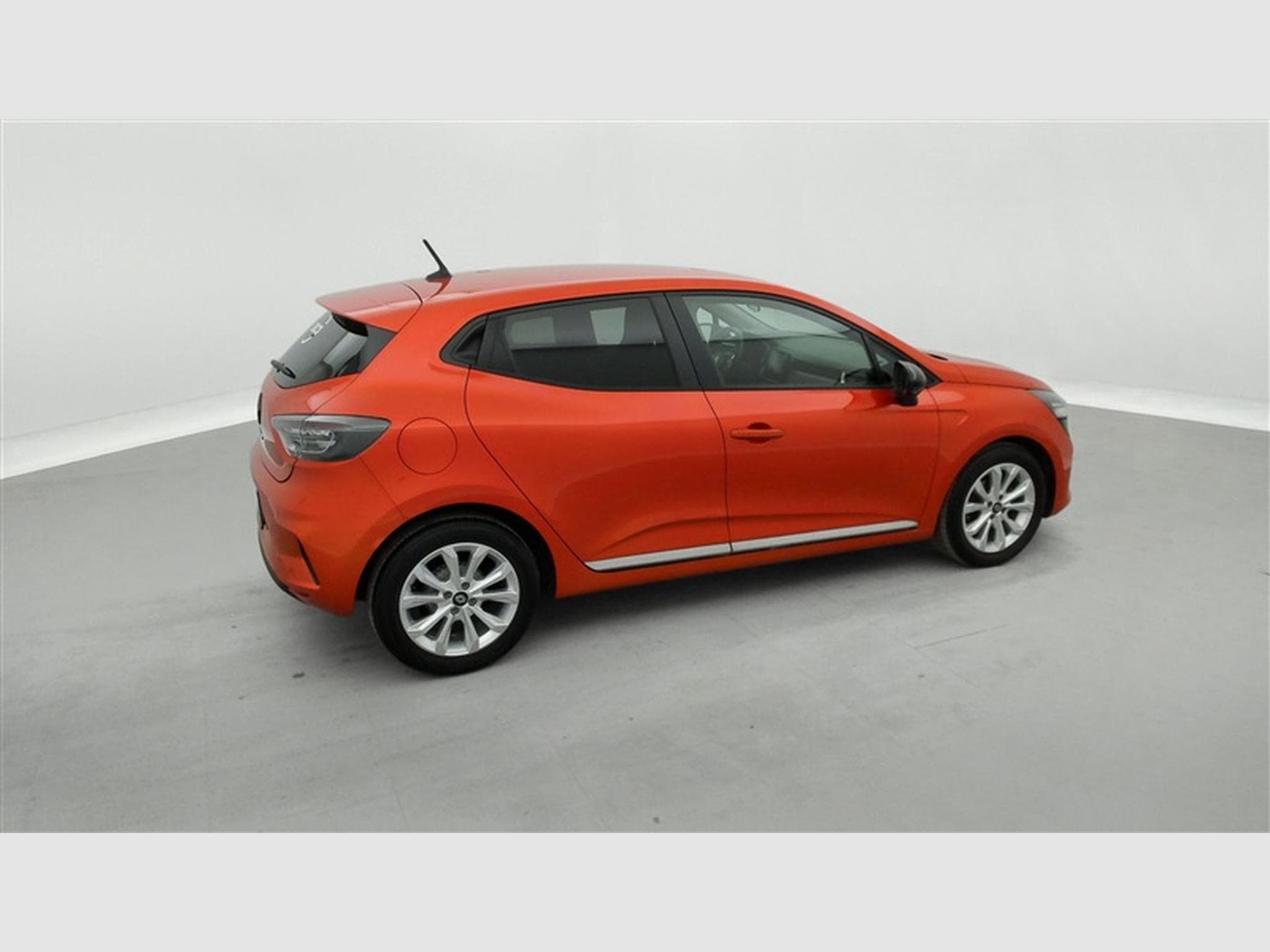 Renault Clio 1.0 TCe Evolution (2024) - Photo 25