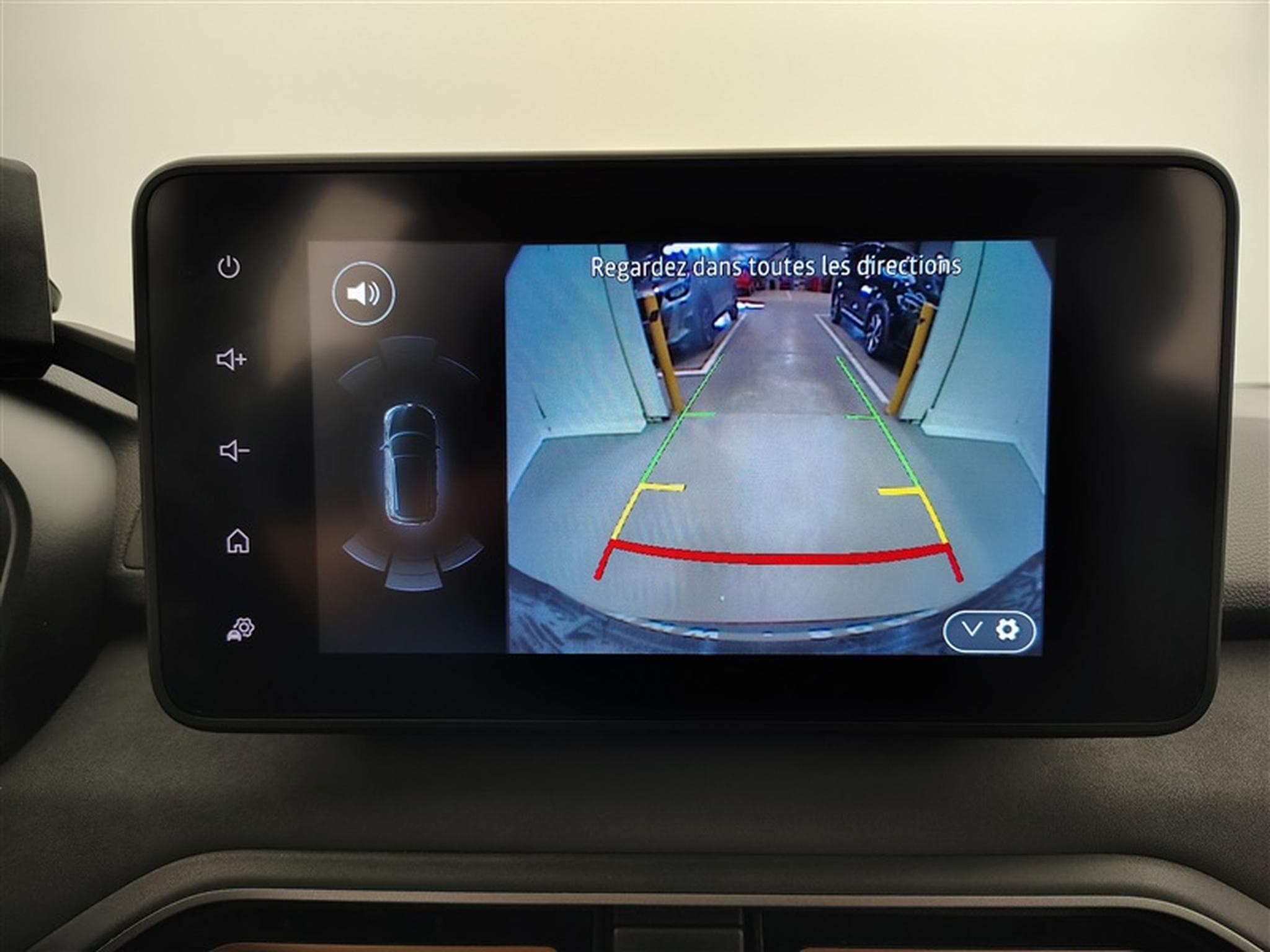 Dacia Jogger Hybrid 1.6 Extreme 7PL / NAVI / CARPLAY / CAMERA (2025) - Photo 18