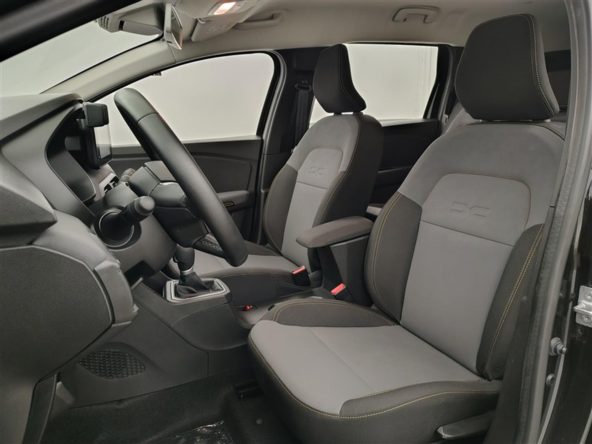 Dacia Jogger Hybrid 1.6 Extreme 7PL / NAVI / CARPLAY / CAMERA (2025) - Photo 7