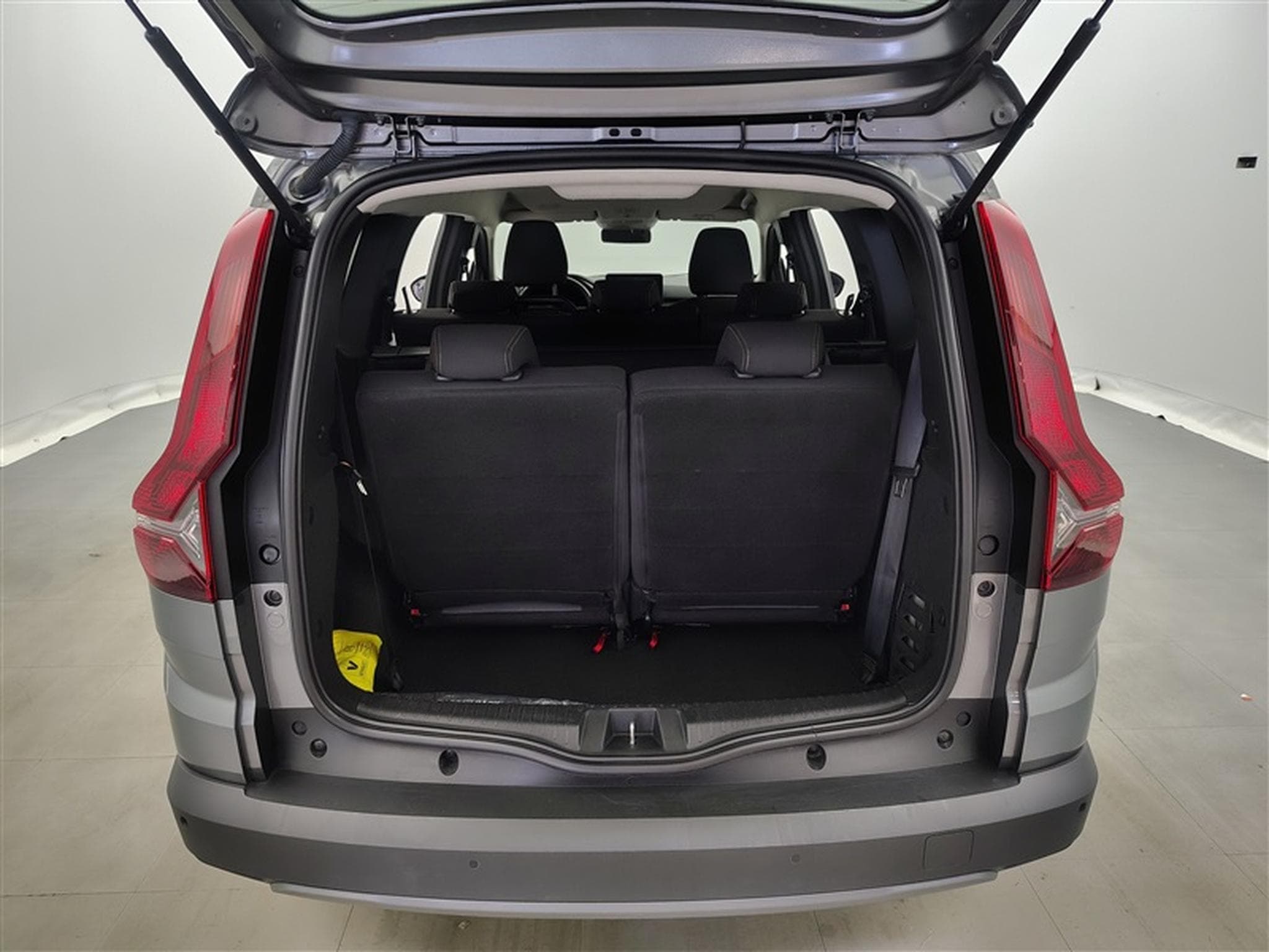 Dacia Jogger Hybrid 1.6 Extreme 7PL / NAVI / CARPLAY / CAMERA (2025) - Photo 14