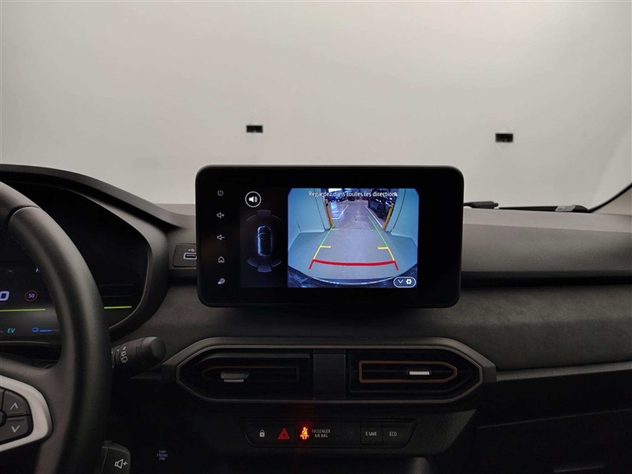 Dacia Jogger Hybrid 1.6 Extreme 7PL / NAVI / CARPLAY / CAMERA (2025) - Photo 17