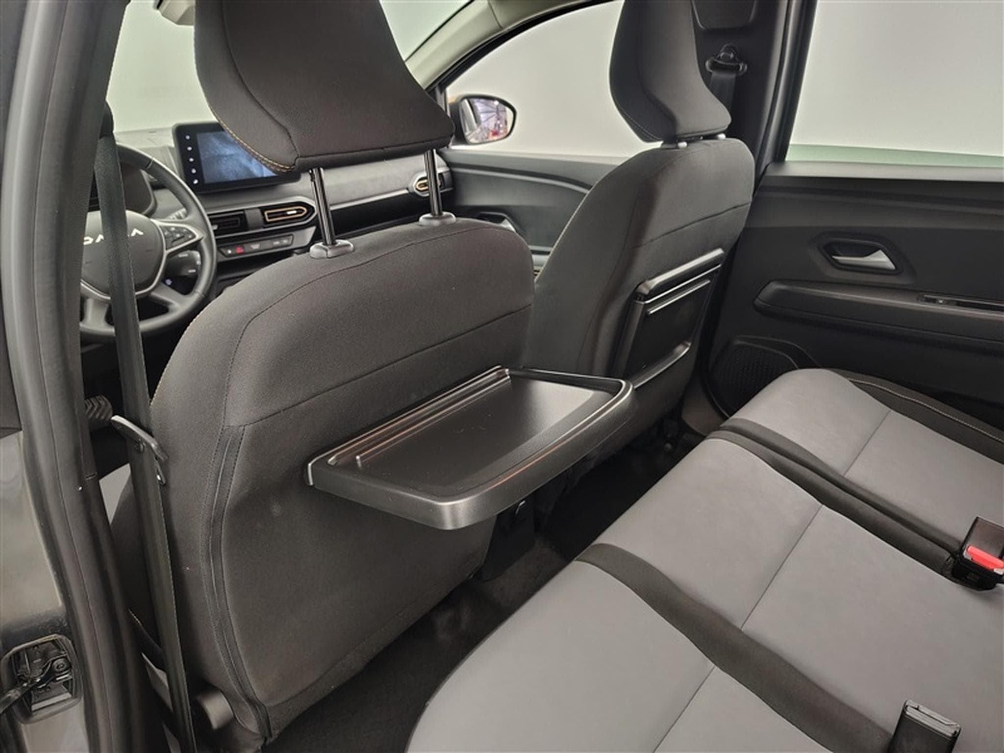 Dacia Jogger Hybrid 1.6 Extreme 7PL / NAVI / CARPLAY / CAMERA (2025) - Photo 18