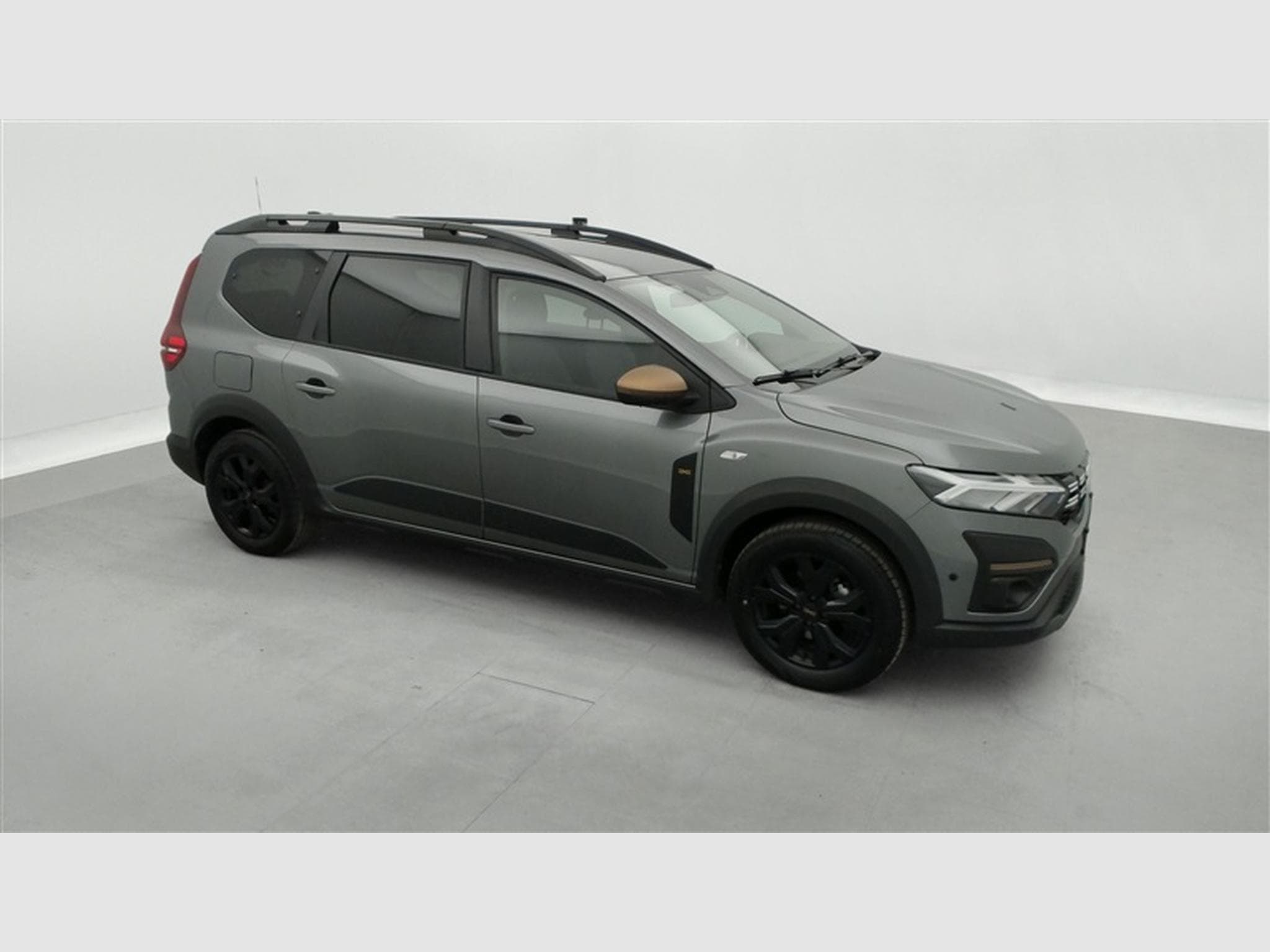 Dacia Jogger Hybrid 1.6 Extreme 7PL / NAVI / CARPLAY / CAMERA (2025) - Photo 23