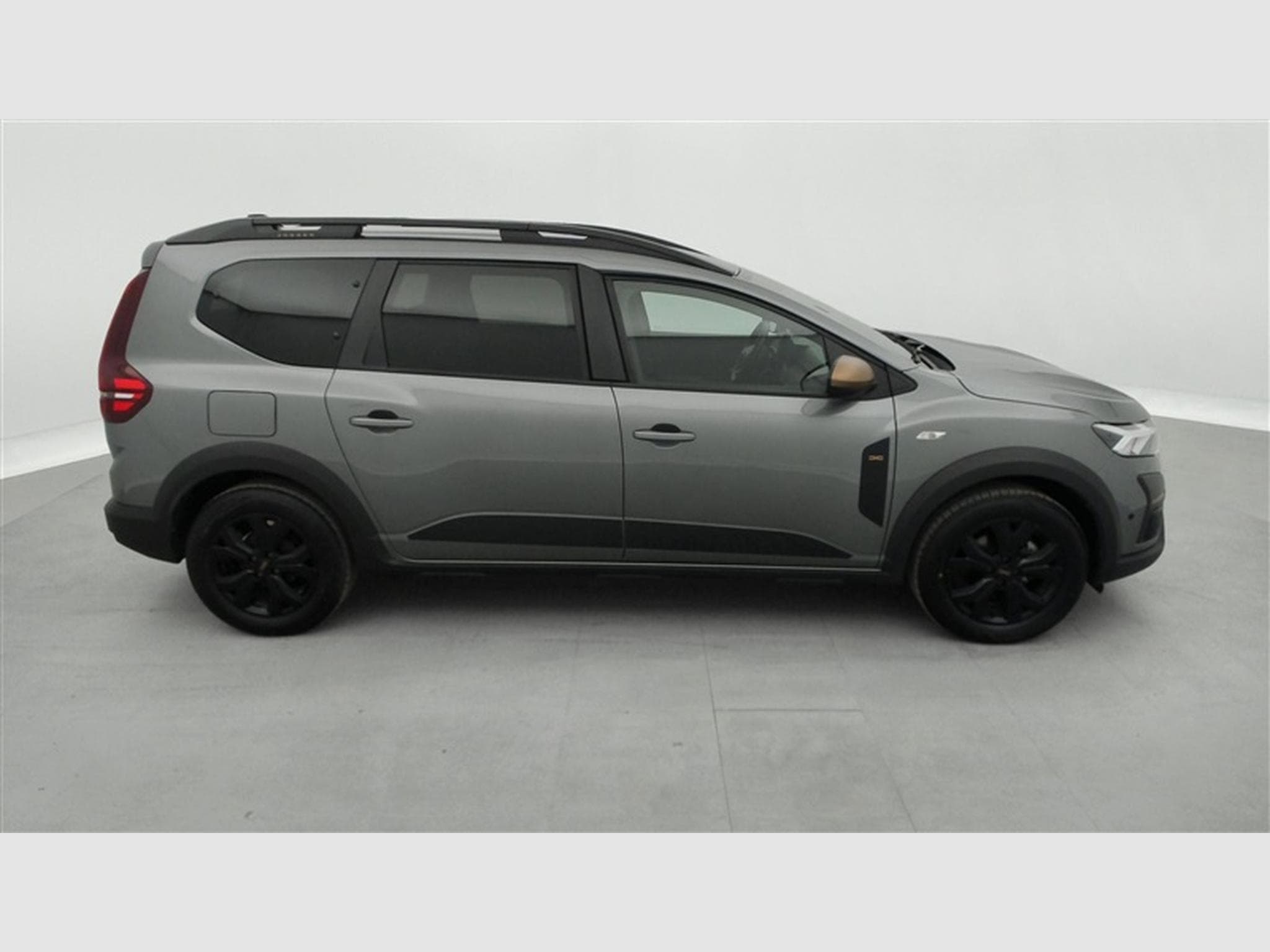 Dacia Jogger Hybrid 1.6 Extreme 7PL / NAVI / CARPLAY / CAMERA (2025) - Photo 24