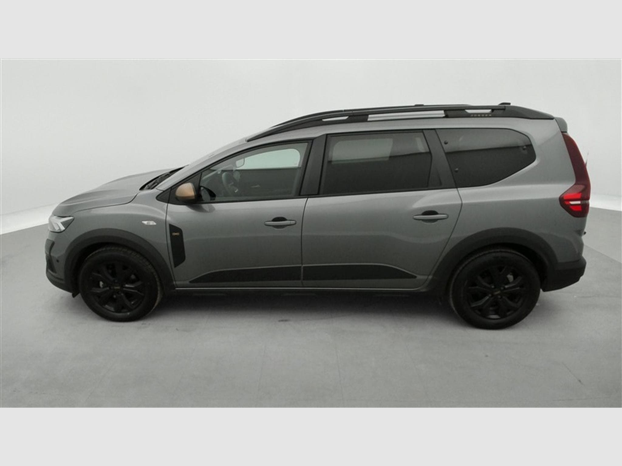 Dacia Jogger Hybrid 1.6 Extreme 7PL / NAVI / CARPLAY / CAMERA (2025) - Photo 3