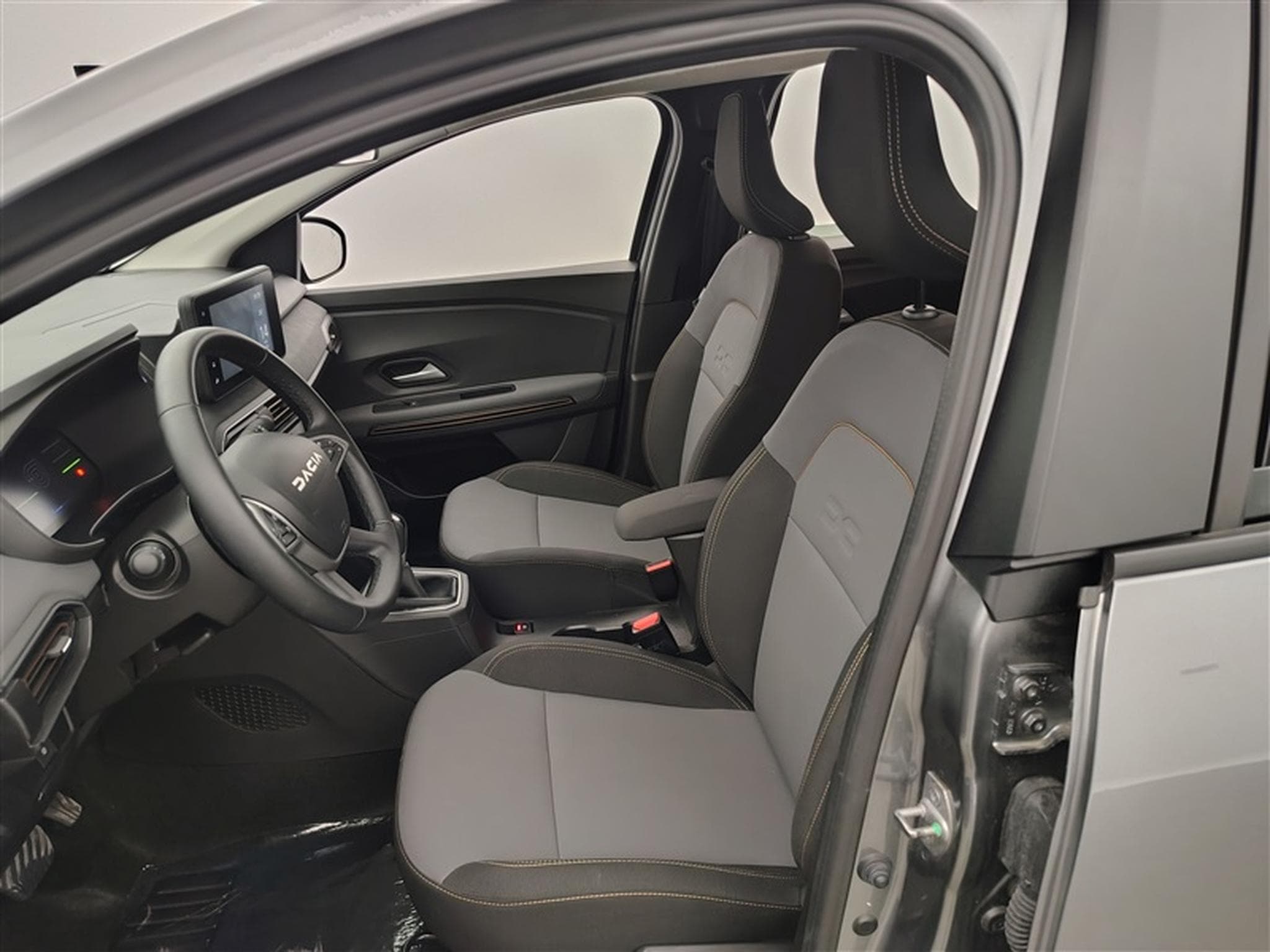 Dacia Jogger Hybrid 1.6 Extreme 7PL / NAVI / CARPLAY / CAMERA (2025) - Photo 7