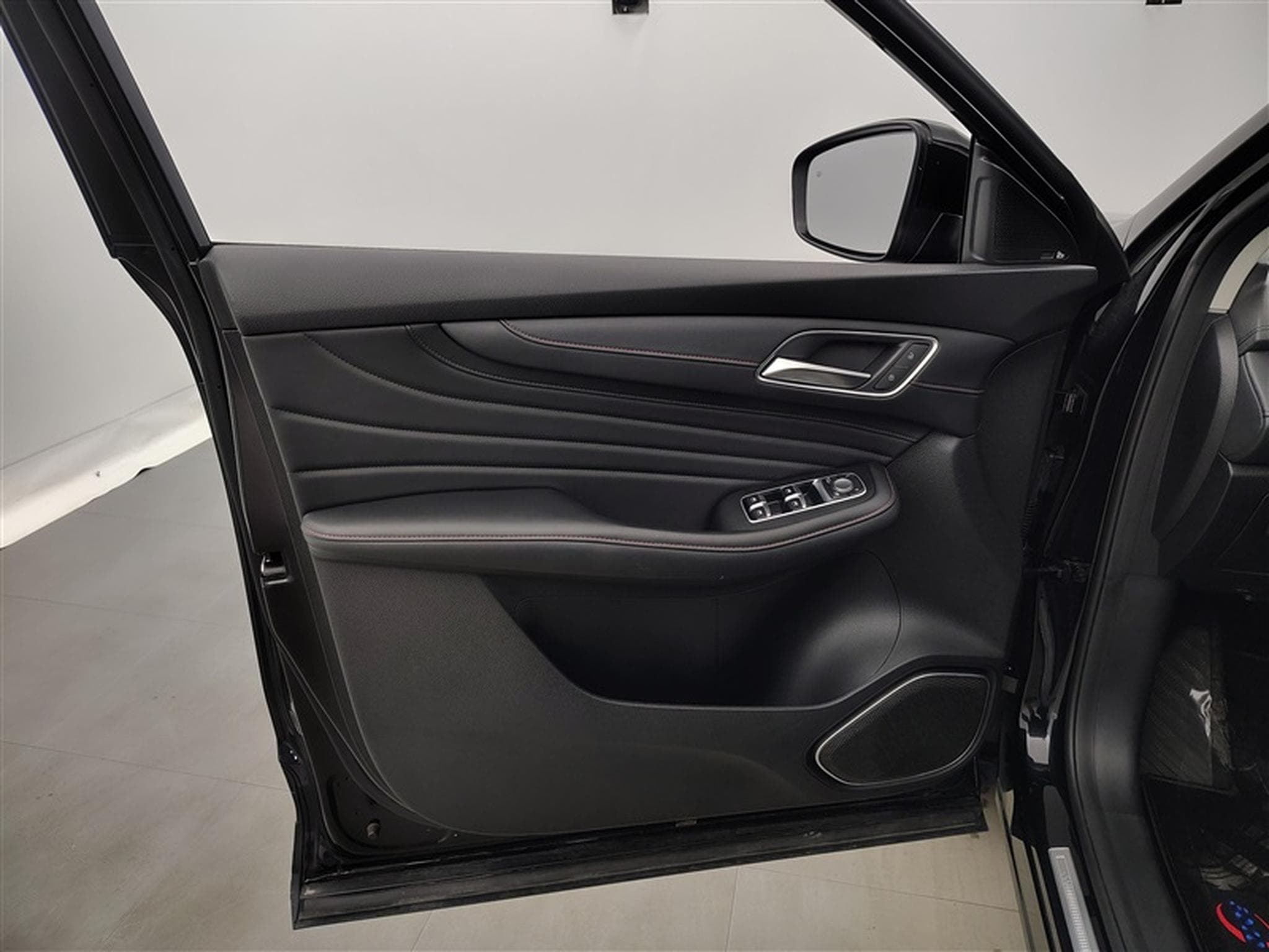 MG HS 1.5 T-GDi 160cv Luxury NAVI / FULL LED / CUIR / TOIT PANO (2024) - Photo 17