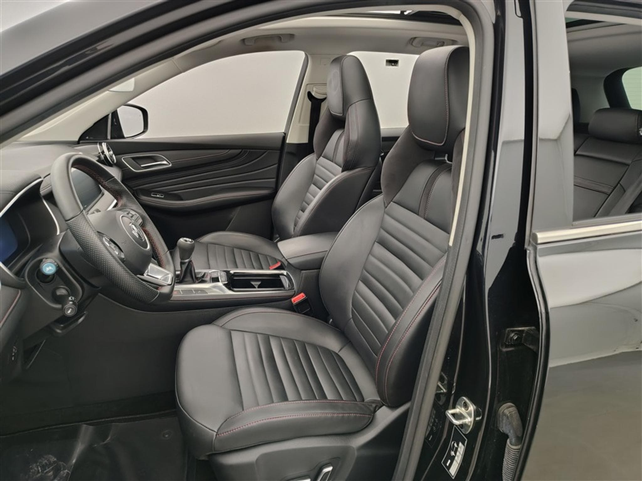 MG HS 1.5 T-GDi 160cv Luxury NAVI / FULL LED / CUIR / TOIT PANO (2024) - Photo 7