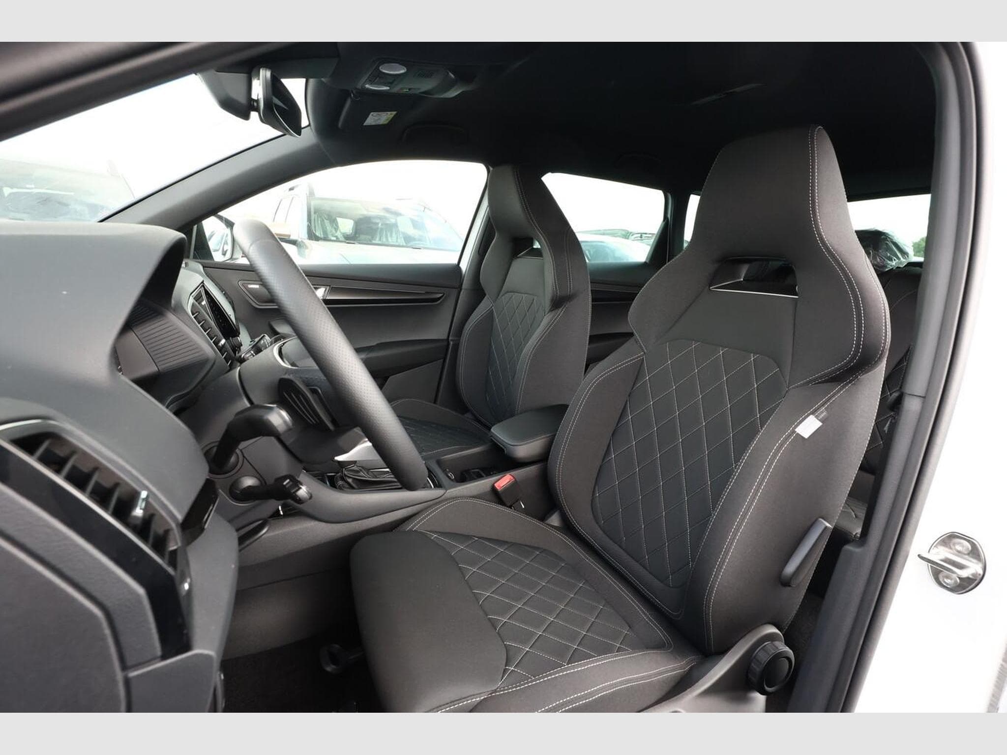 Skoda Karoq Sportline (2026) - Photo 6