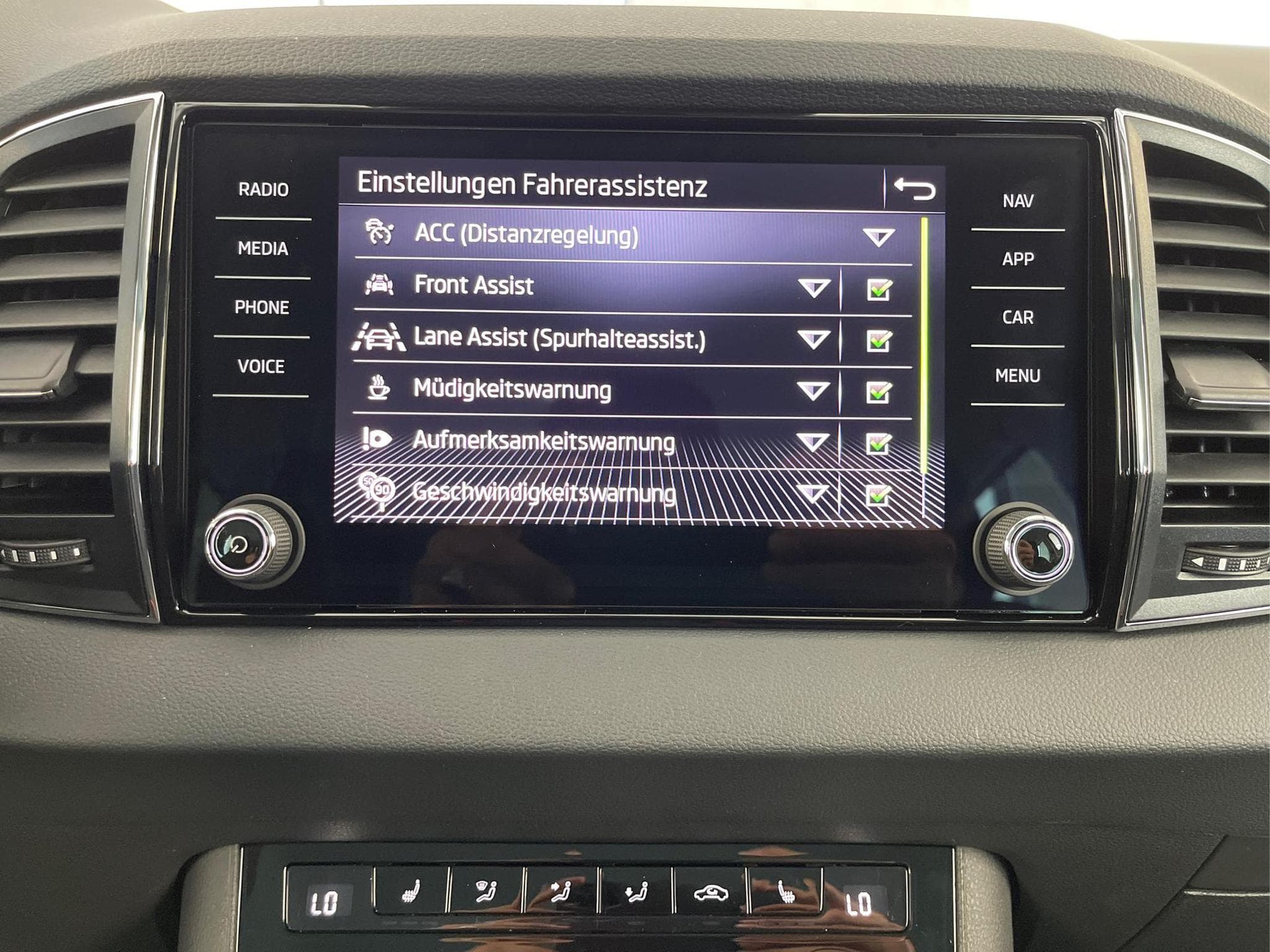 Skoda Karoq Selection (2026) - Photo 10