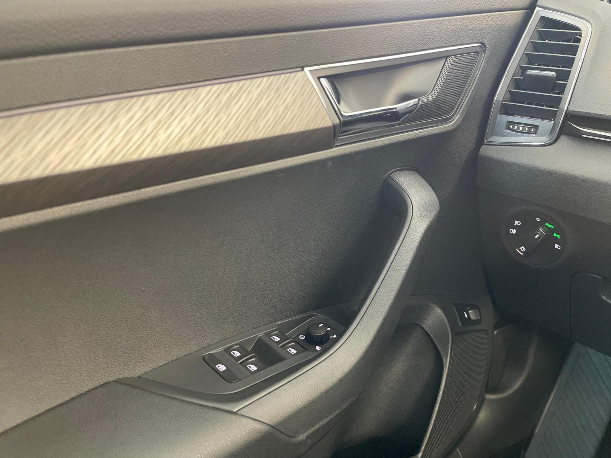 Skoda Karoq Selection (2026) - Photo 9