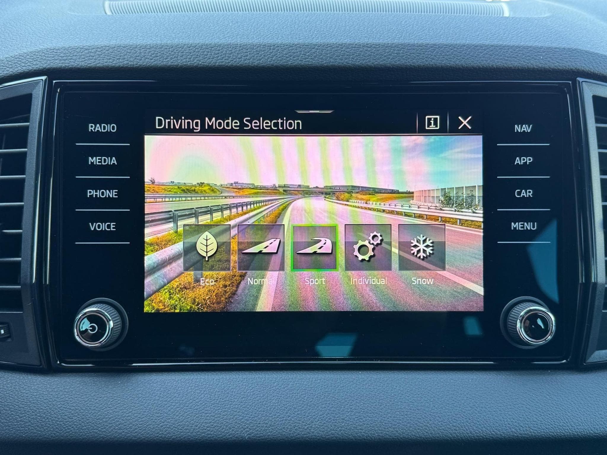 Skoda Karoq Sportline (2026) - Photo 18