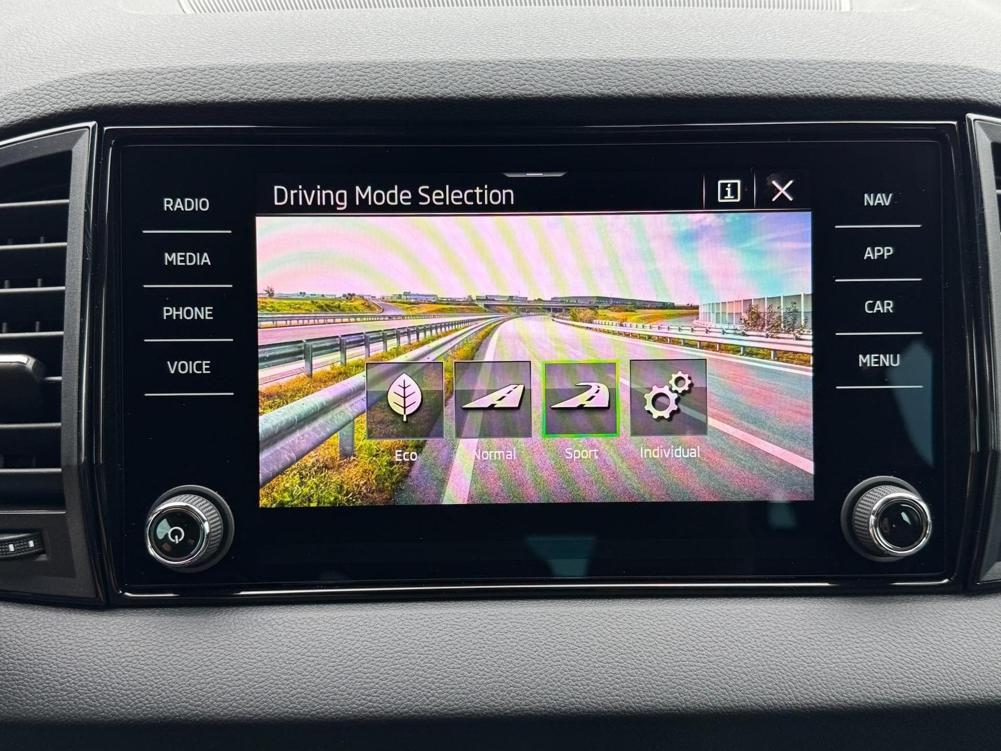 Skoda Karoq Sportline (2026) - Photo 18