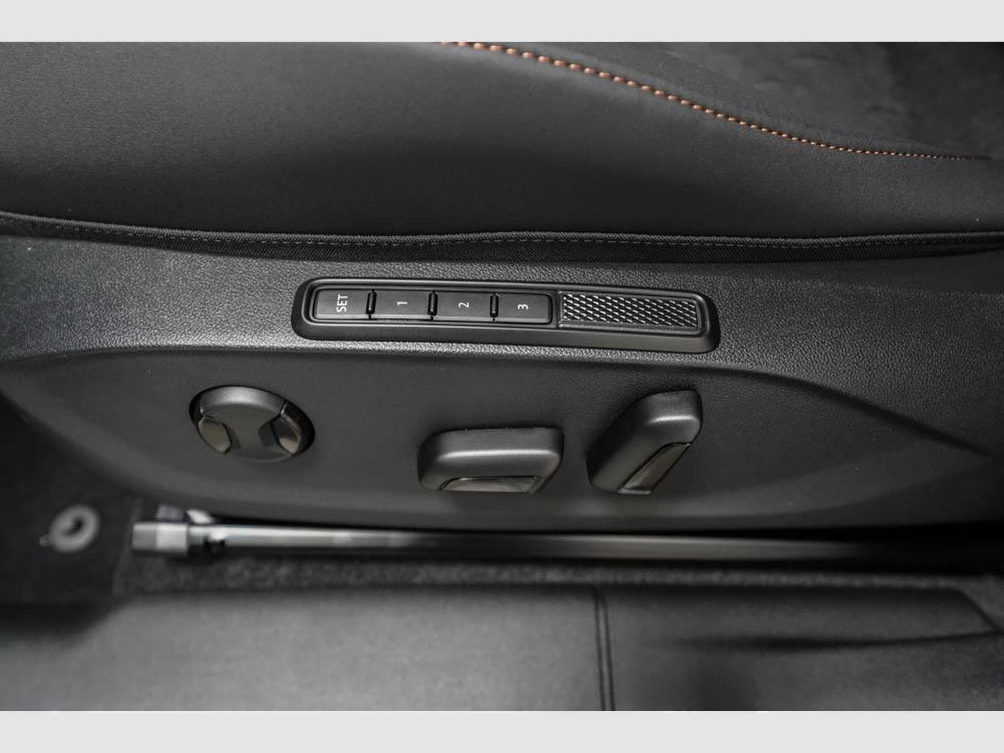 Cupra Terramar 2,0 TSI DSG (2025) - Photo 23