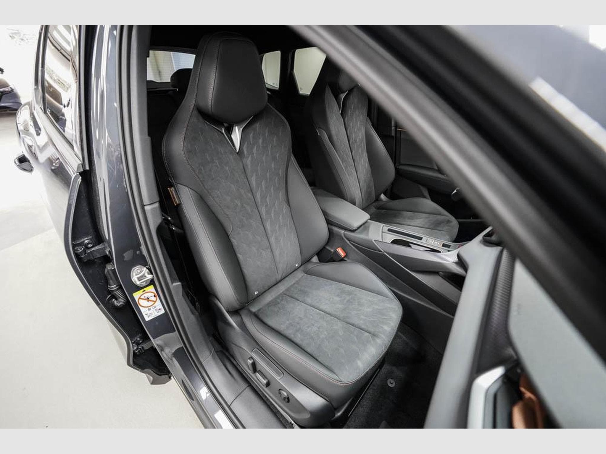 Cupra Terramar 1,5 eTSI DSG (2026) - Photo 23