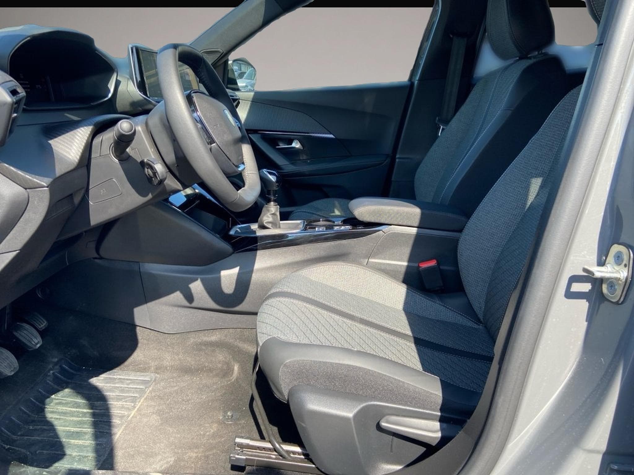 Peugeot 2008 (2025) - Foto 3