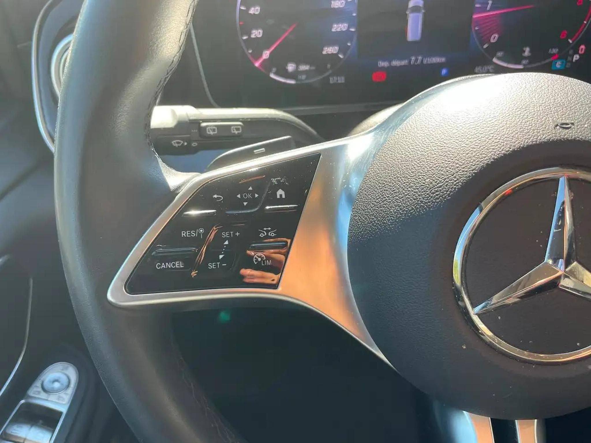 Mercedes 250 (2025) - Foto 15