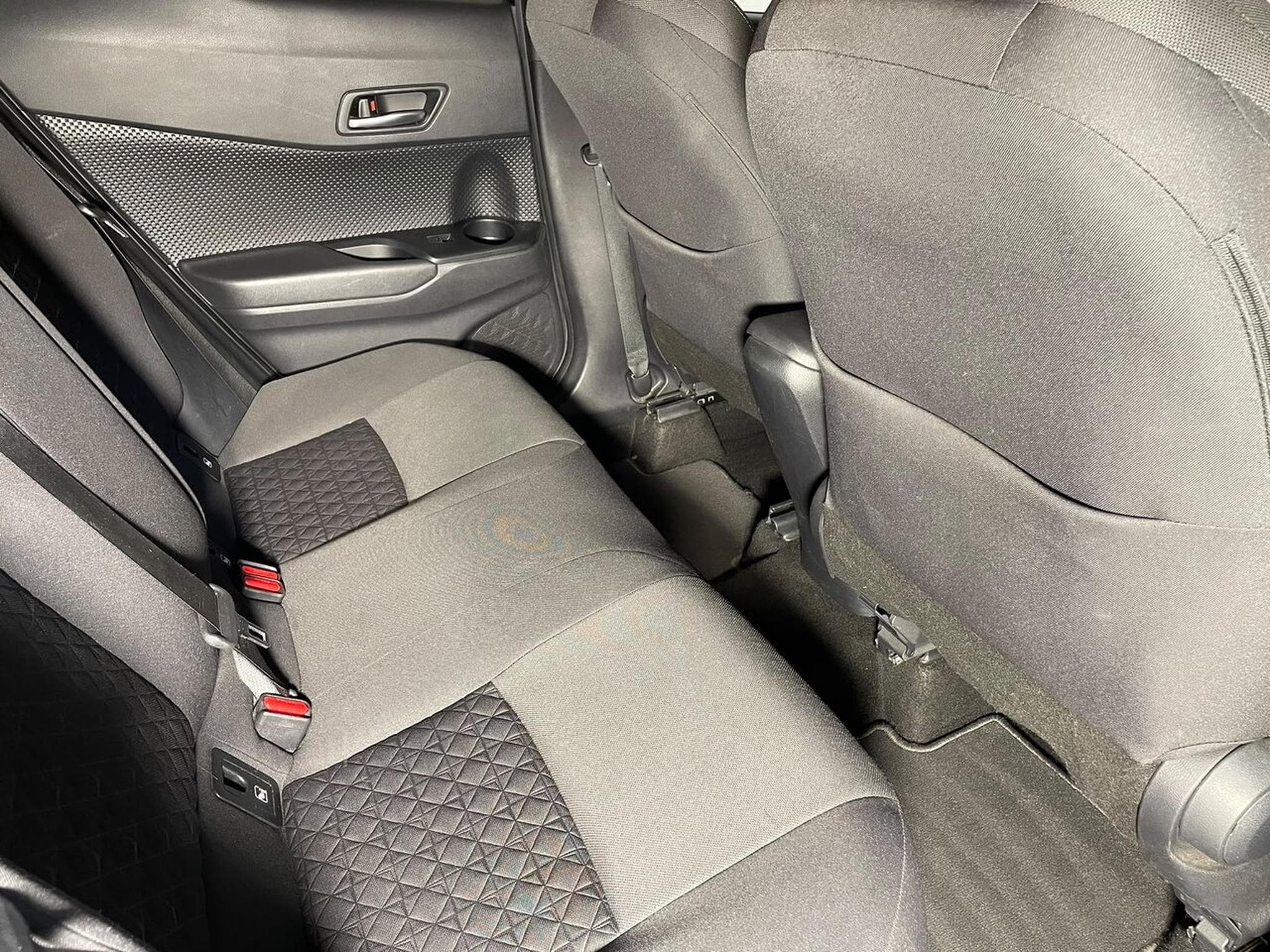 Toyota C-HR HYBRID 1.8 122H BVA E-CVT (2020) - Foto 10
