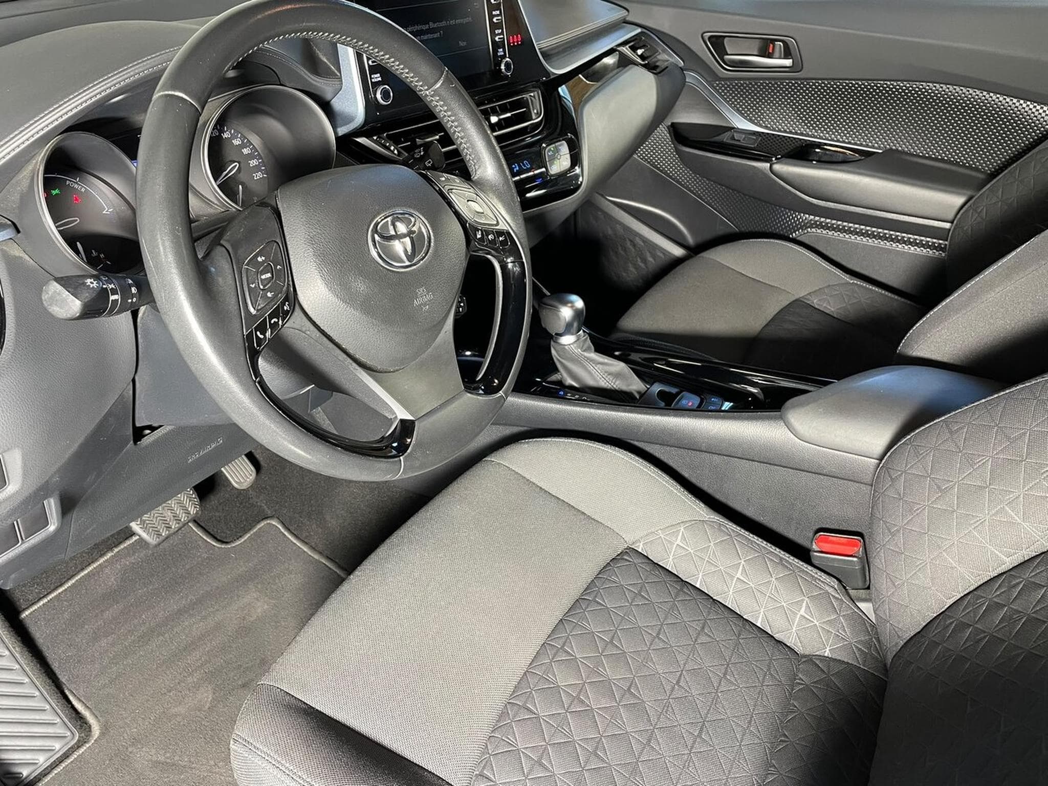 Toyota C-HR HYBRID 1.8 122H BVA E-CVT (2020) - Foto 7
