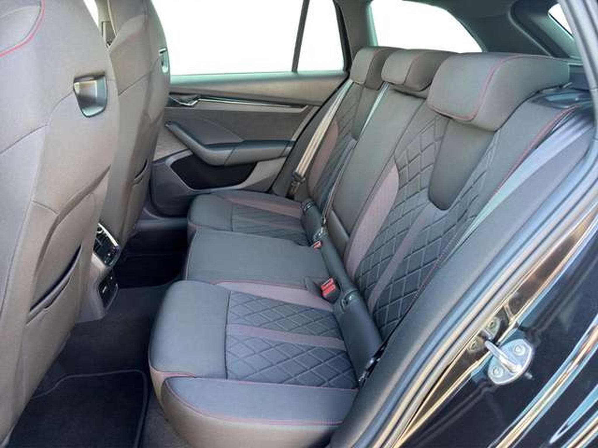 Skoda Octavia Combi RS/Pano/Side-As./360°/Columbus/AHK (2023) - Photo 17